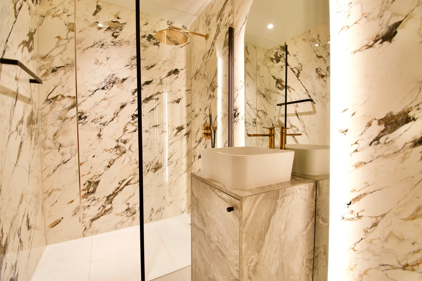 Un refuge moderne hors de vue – Maison de luxe à louer - Photo 9 sur 13