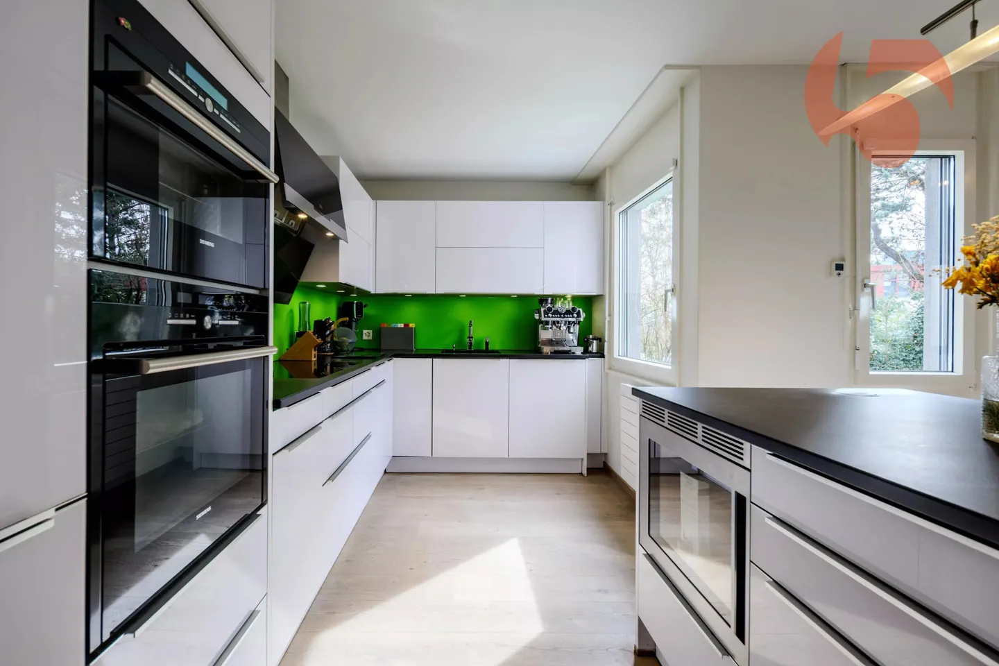 Appartement de 4,5 pièces de haut standing avec grand jardin - Photo 6 sur 10