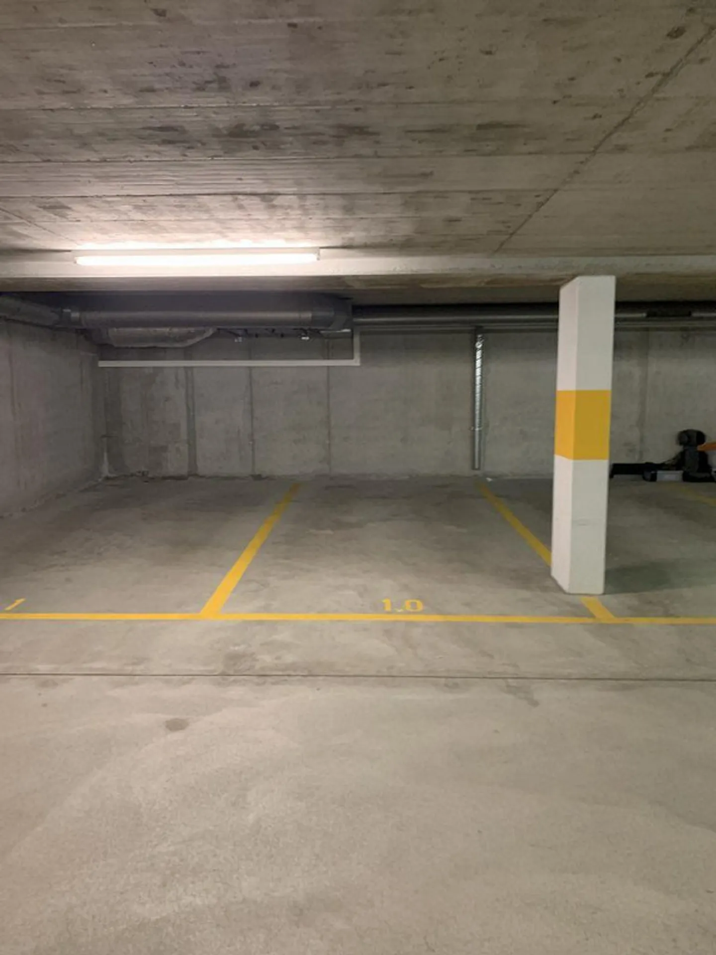 Underground parking space for rent - Photo 7 of 8