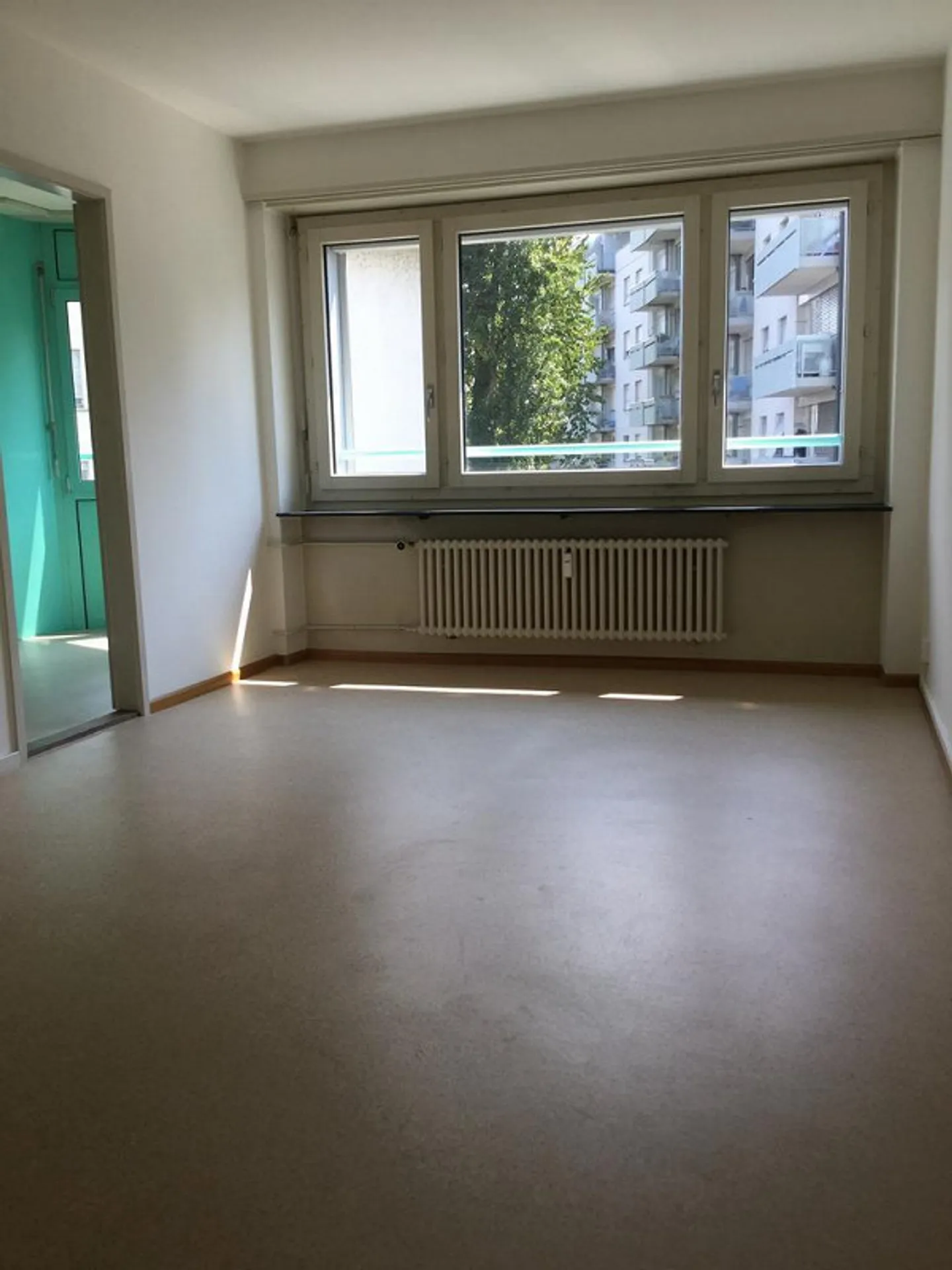 Single Apartment! - Photo 3 of 4