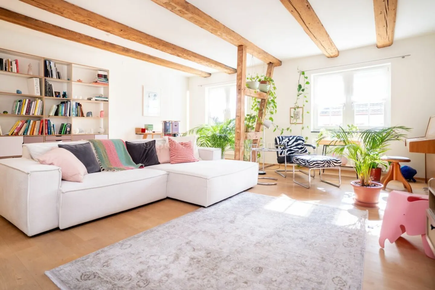 Charming 4.5 Room Triplex Apartment in a Unique Location - Photo 3 of 23