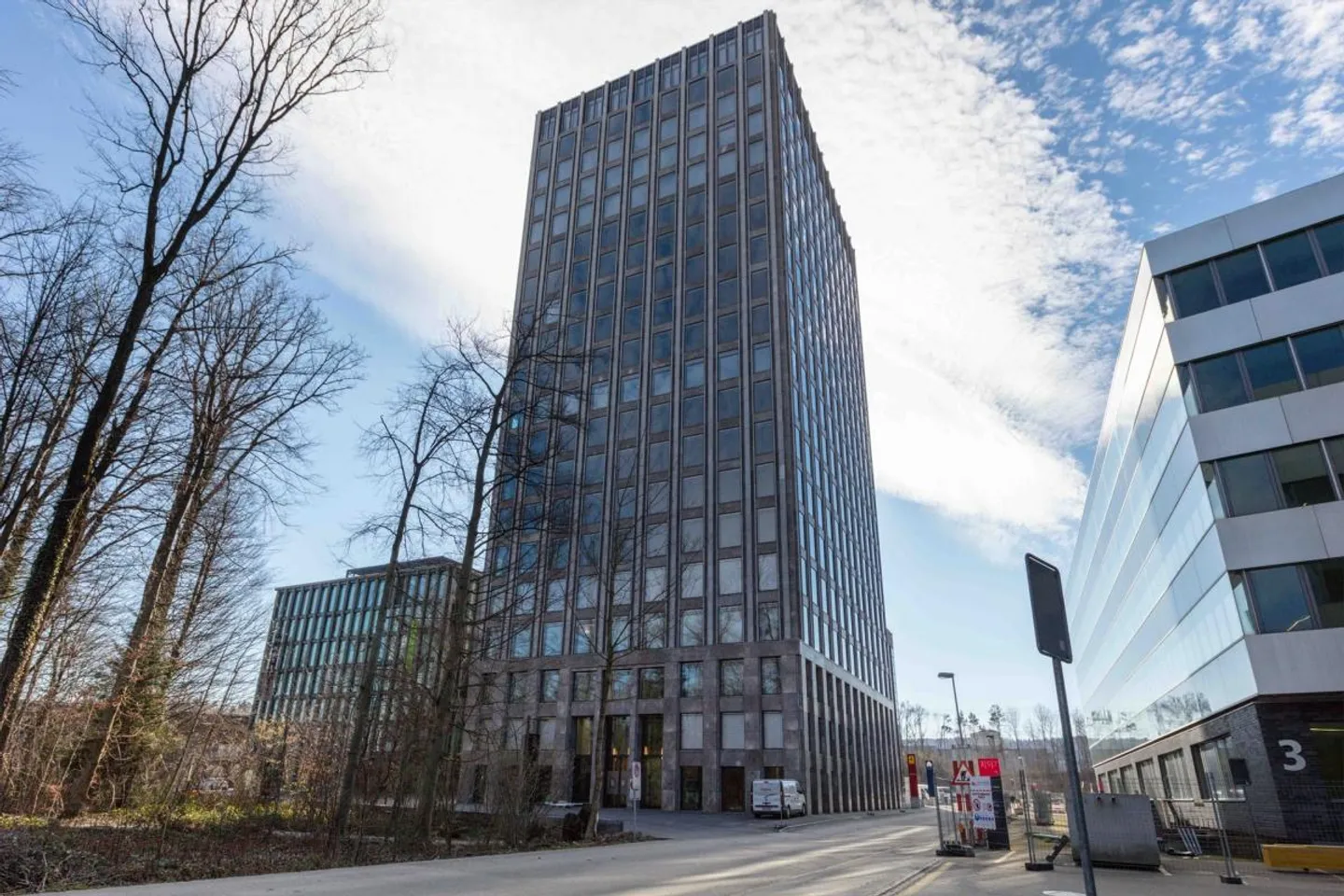 Bureau ouvert dans le Spaces R2 Tower - Photo 3 sur 8