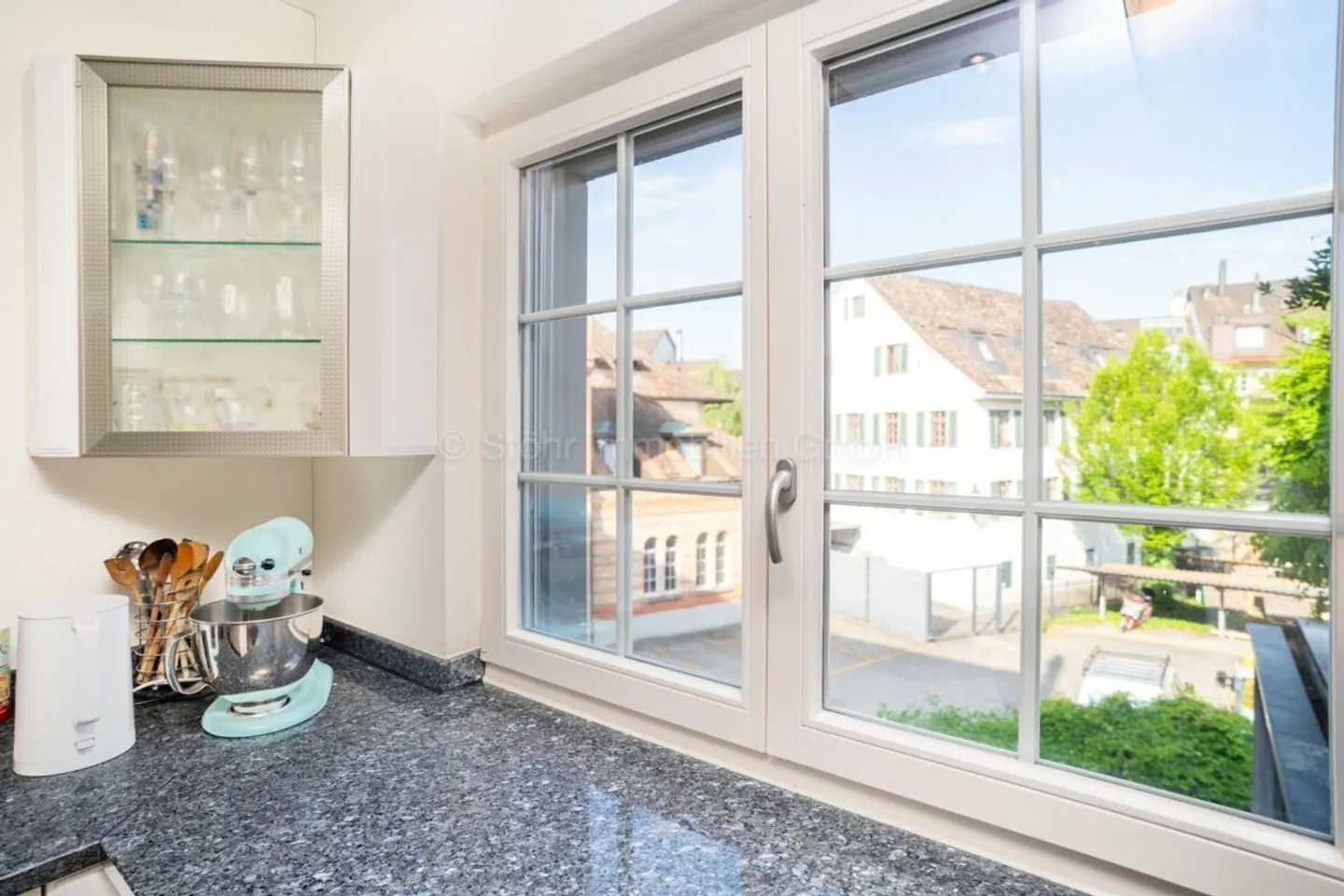 Charming 4.5 Room Triplex Apartment in a Unique Location - Photo 18 of 23