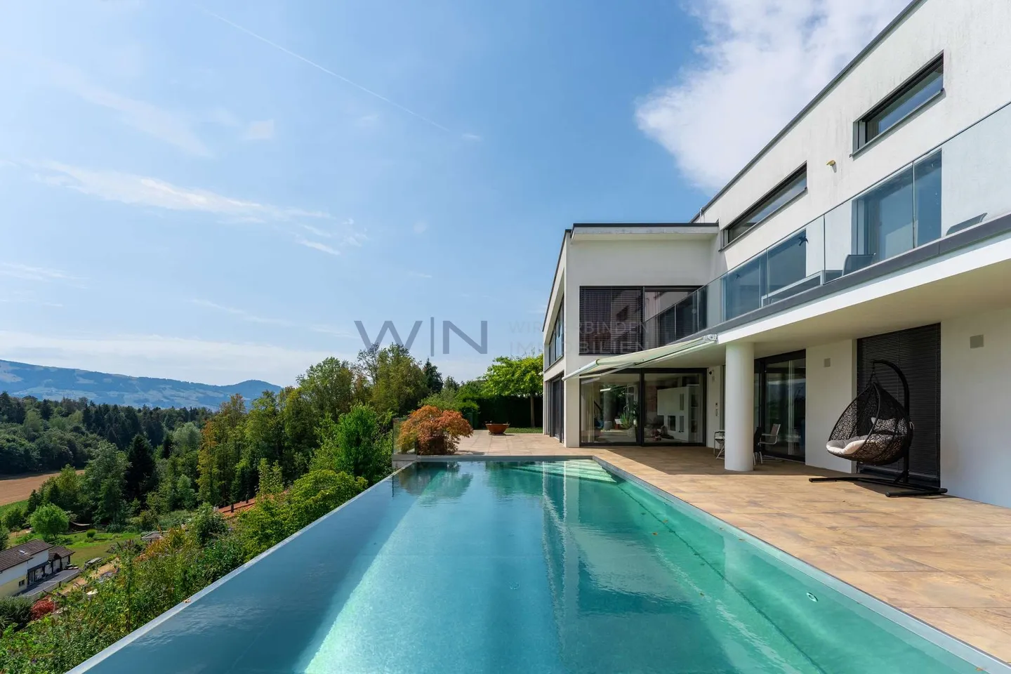 Luxury Villa with Stunning Views - Photo 1 of 9
