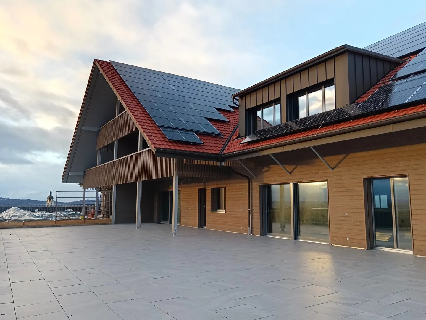 Ihr neuer Gewerbestandort: 420 - 1'000m2 Büroflächen im Edelrohbau mit Terrasse 240m2 und Aussicht - Foto 2 von 20