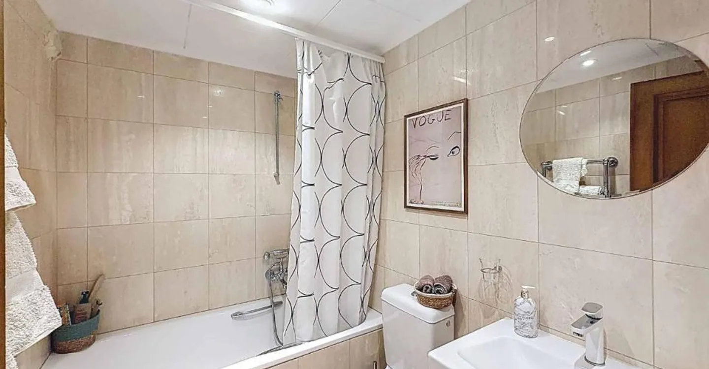 Charming 4.5 rooms in absolute calm, just steps from the center - Photo 9 of 12