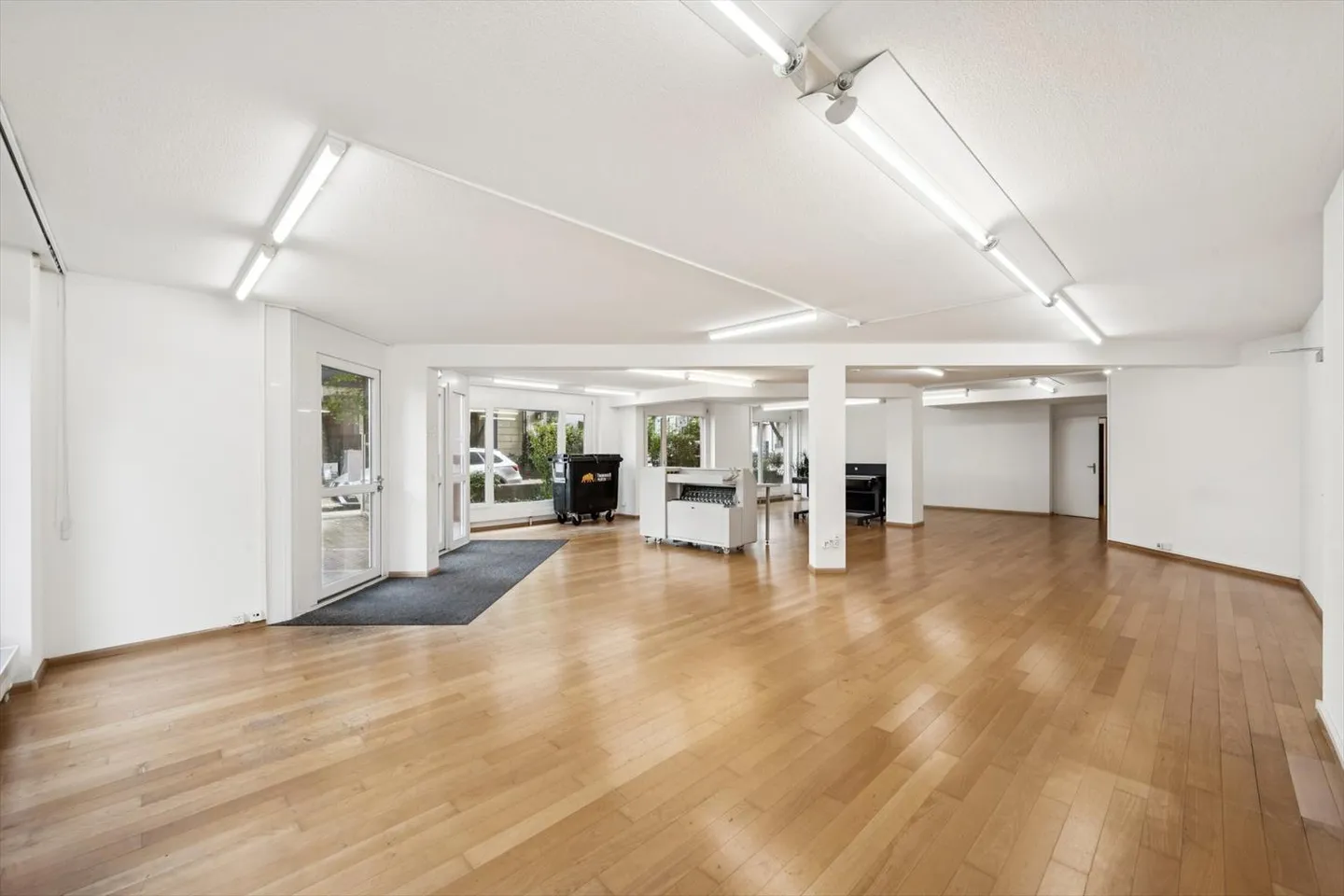 Espace commercial lumineux et polyvalent dans un emplacement central - Photo 5 sur 10