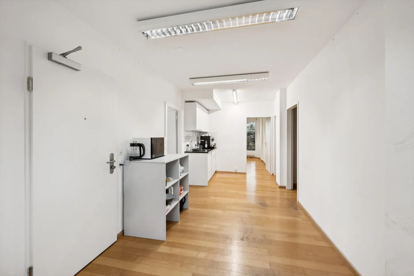 Espace commercial lumineux et polyvalent dans un emplacement central - Photo 7 sur 10