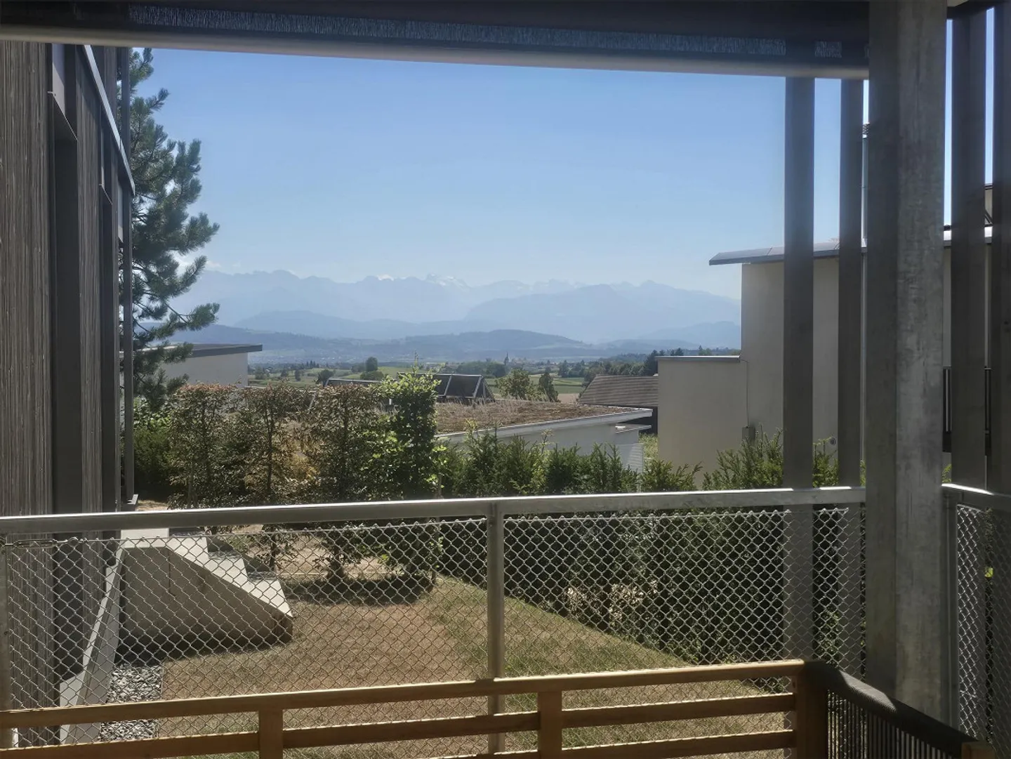 Appartement moderne de 2,5 pièces avec loggia et espace de jardin - Photo 7 sur 15