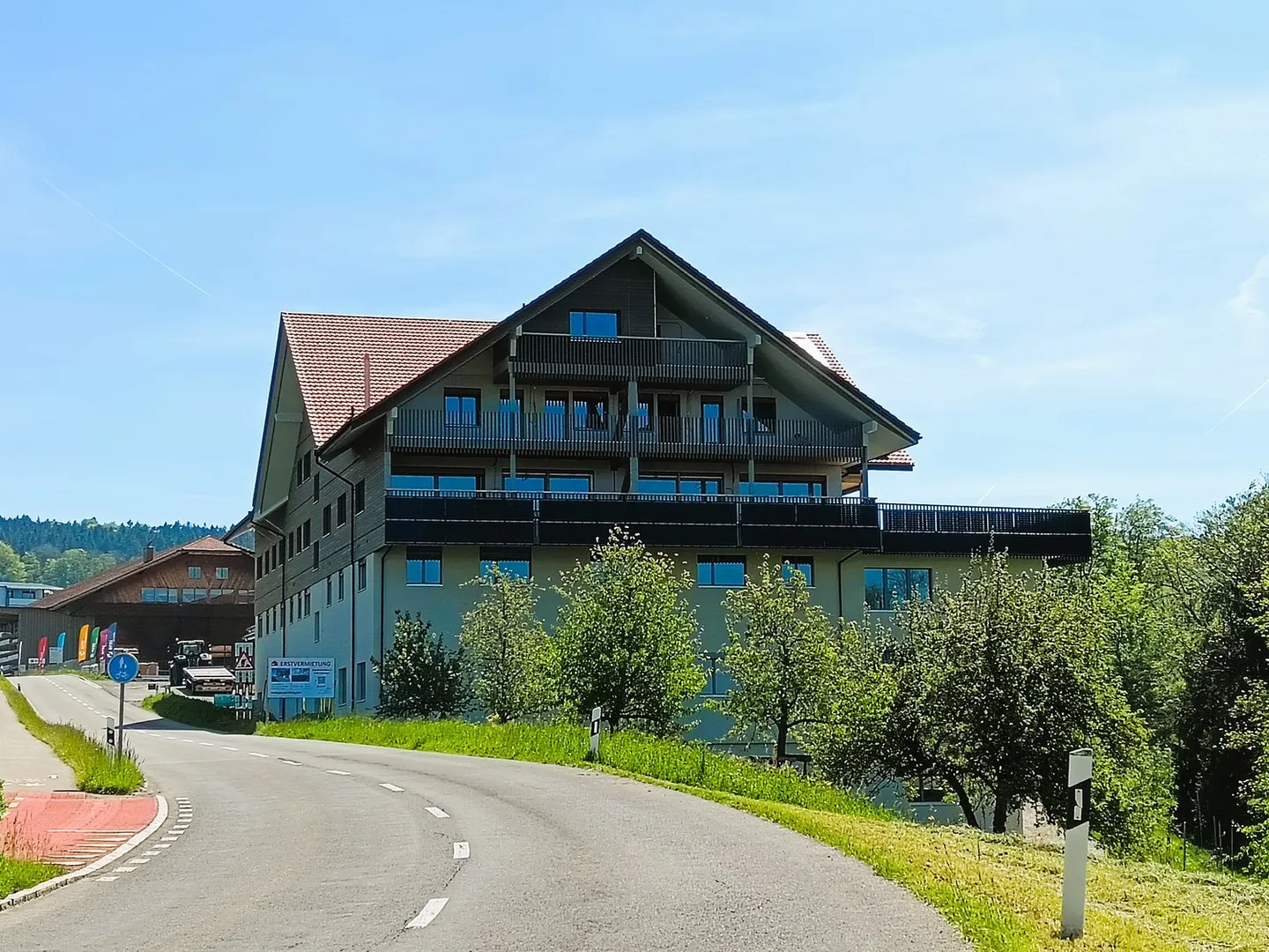 Ihr neuer Gewerbestandort: 420 - 1'000m2 Büroflächen im Edelrohbau mit Terrasse 240m2 und Aussicht - Foto 1 von 20