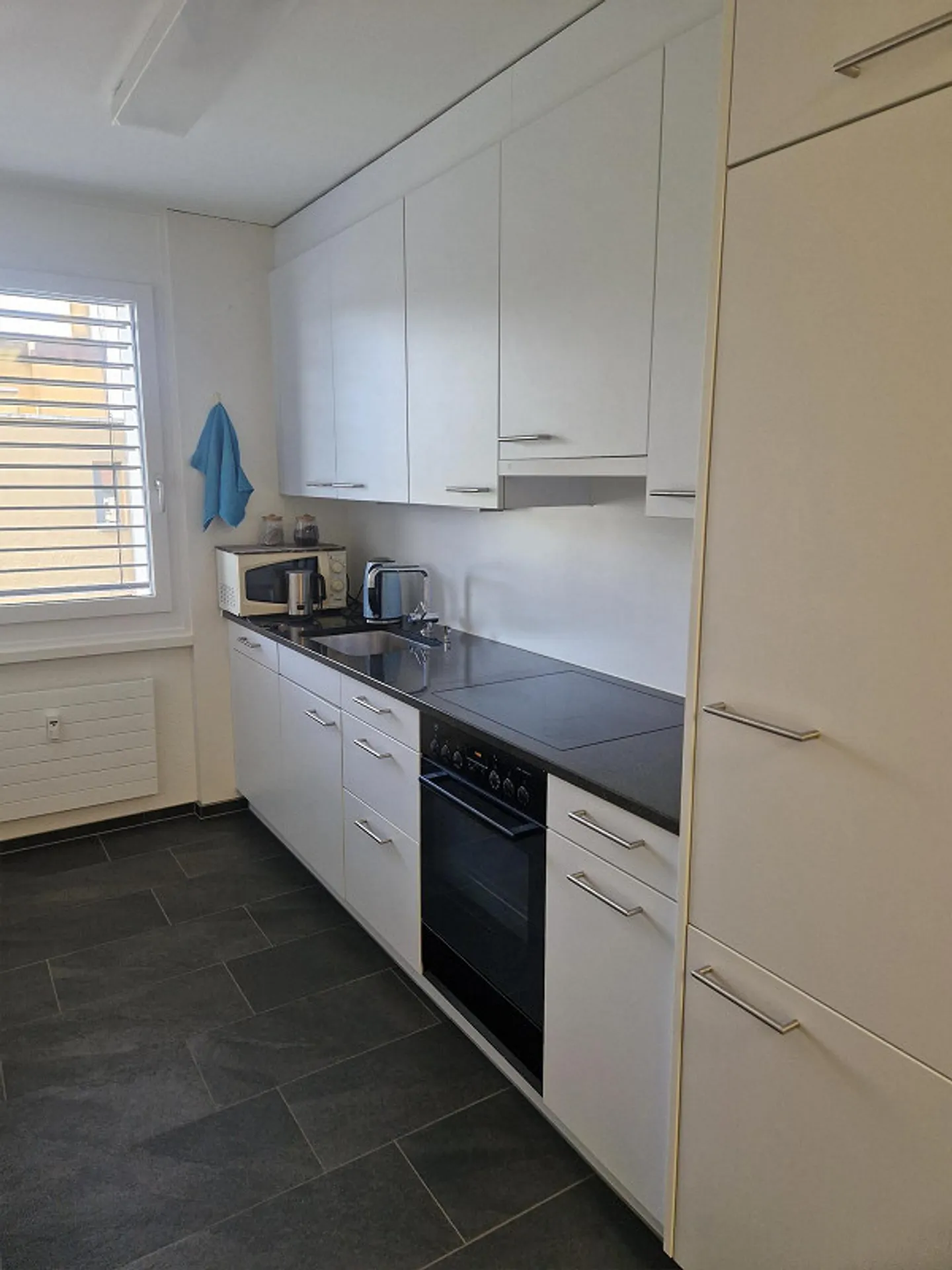 Very nice, modern and bright 2-room apartment in a central location - available from January 1, 2026 - Photo 2 of 8