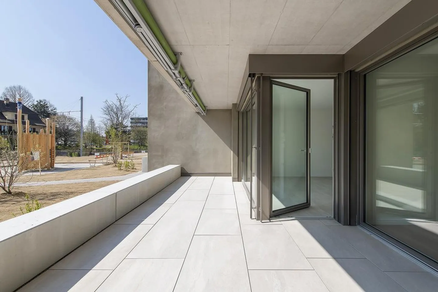 appartamento moderno di 3,5 stanze con area giardino nel complesso residenziale al parco - Foto 4 di 8