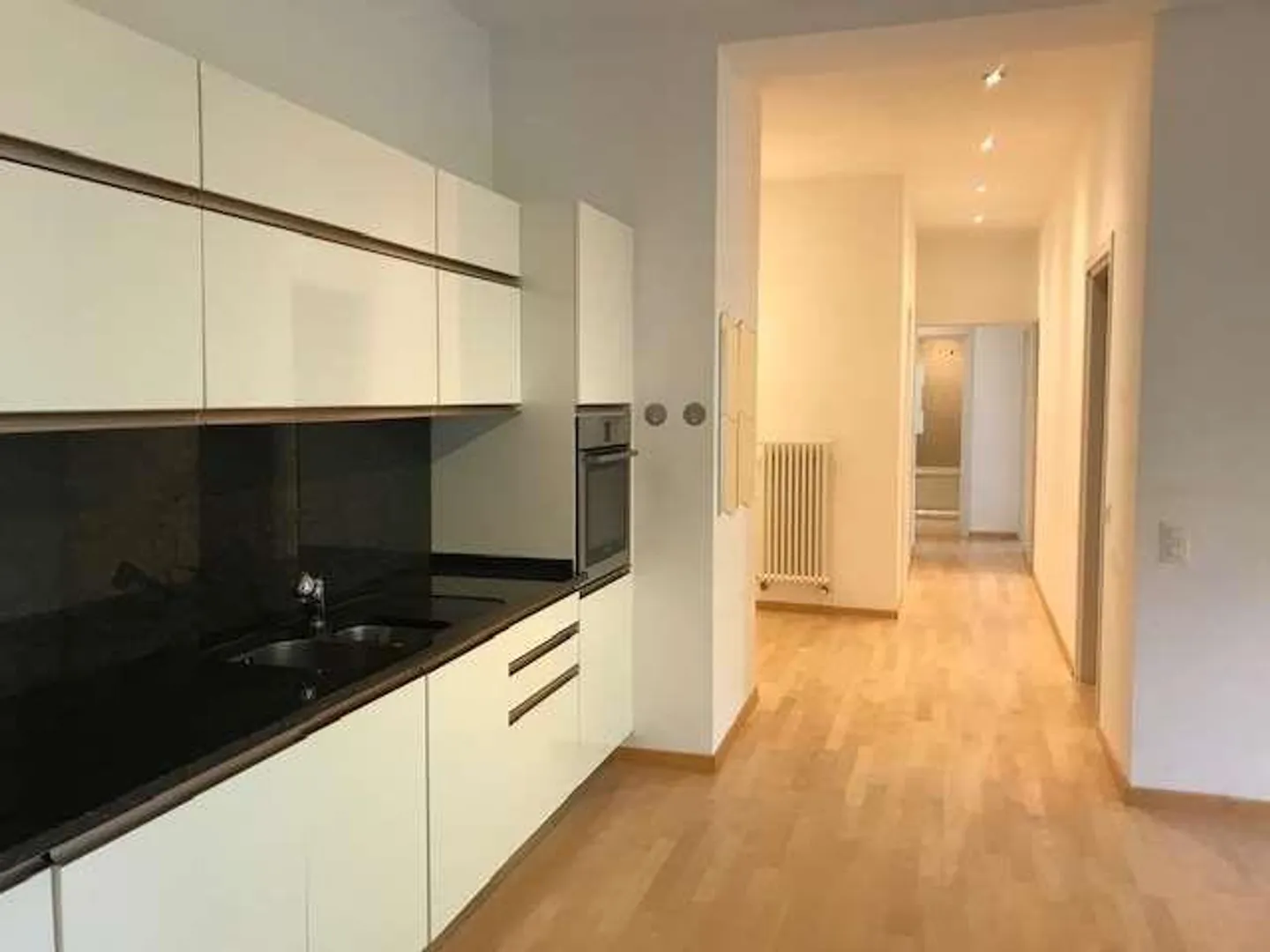 Elegante appartamento 3,5 locali al lago - Foto 1 di 13