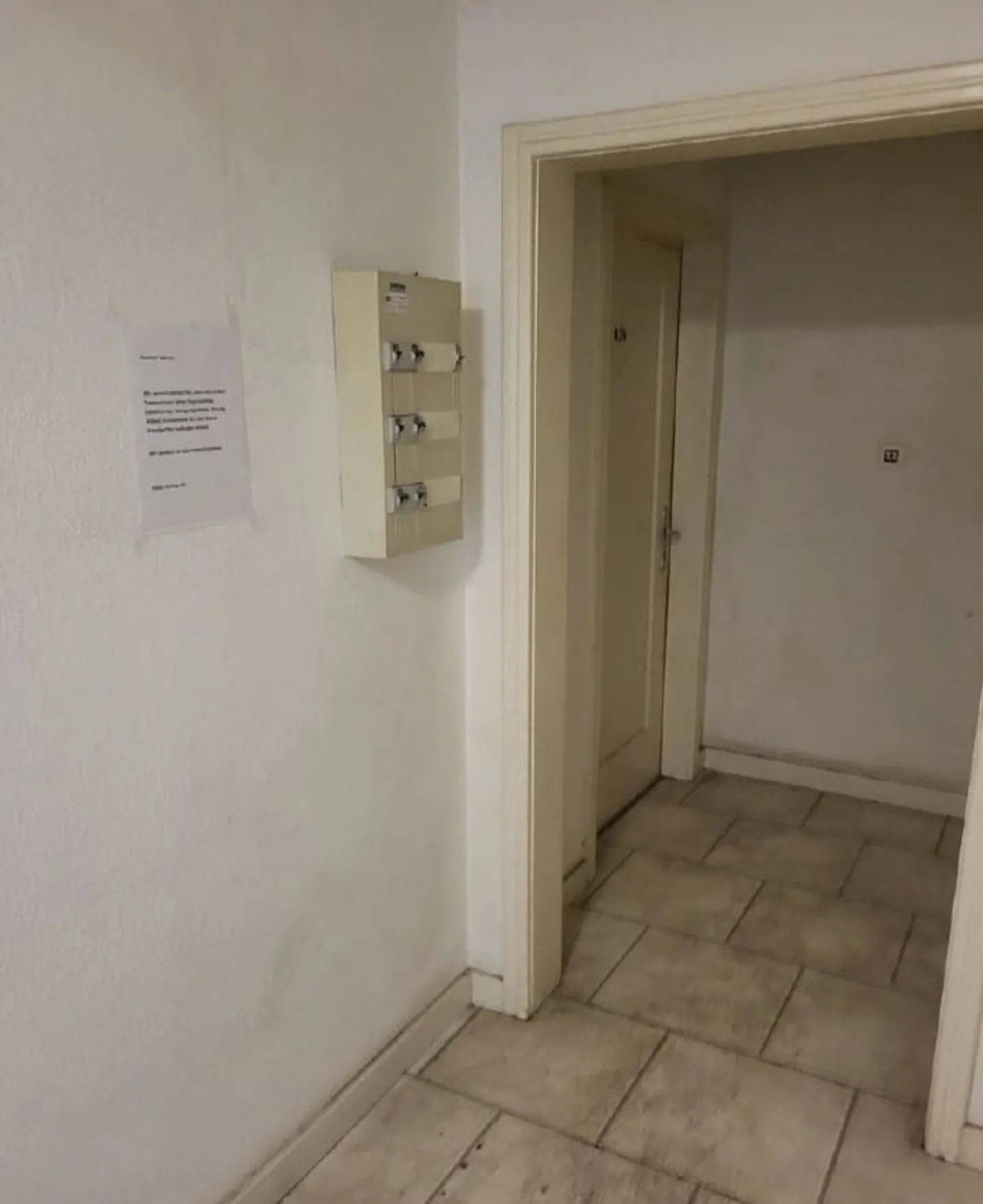 Mixed-Use Building in Mellingen - Photo 10 of 13