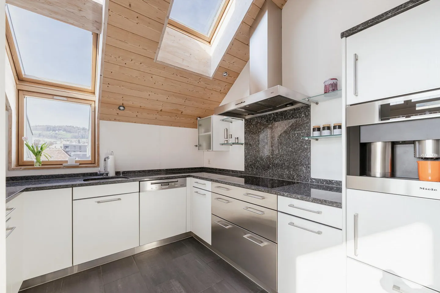 Unique Penthouse Apartment in the Heart of Steffisburg - Photo 2 of 13