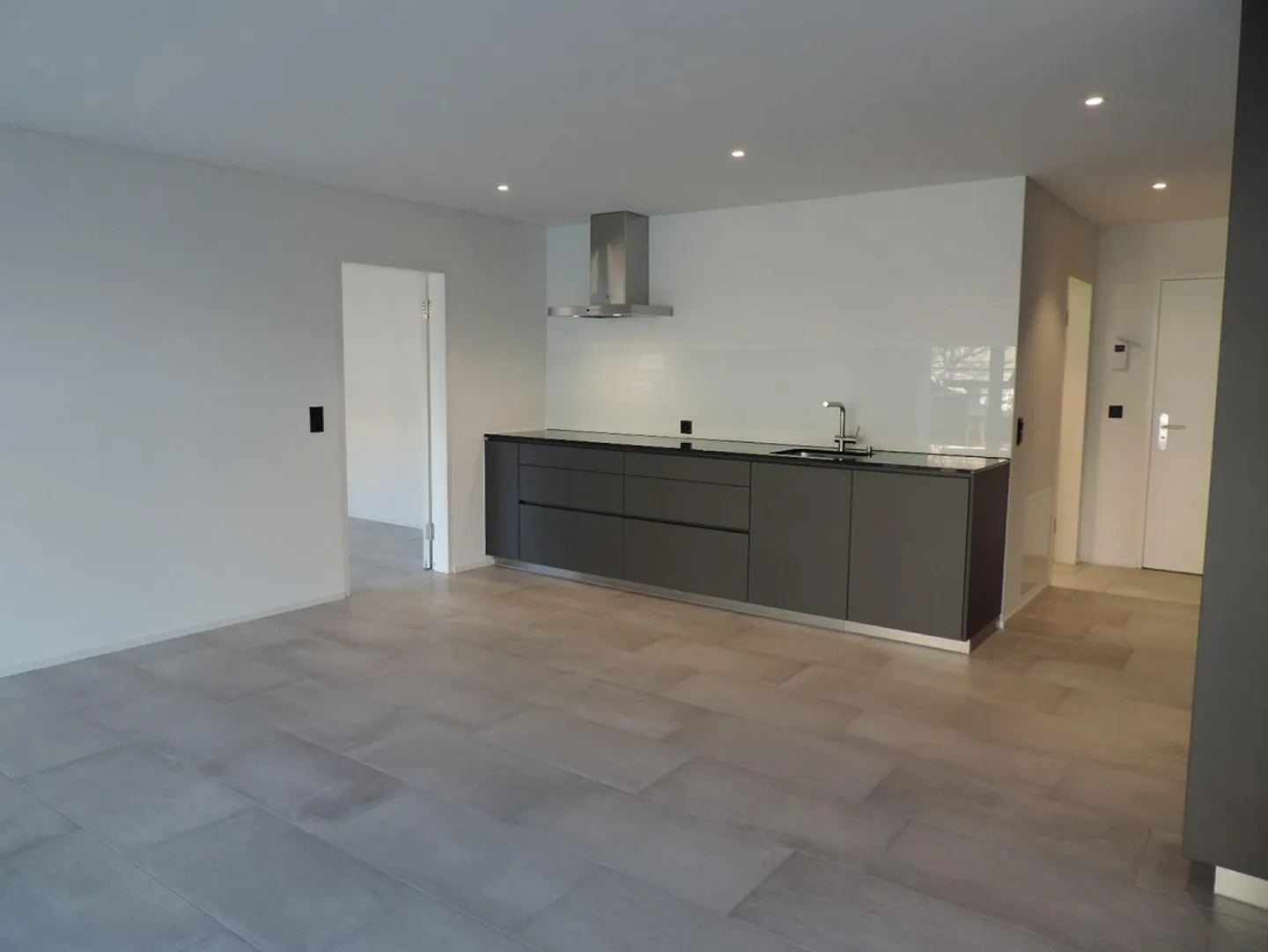 Modern Living in Küsnacht - Photo 3 of 9