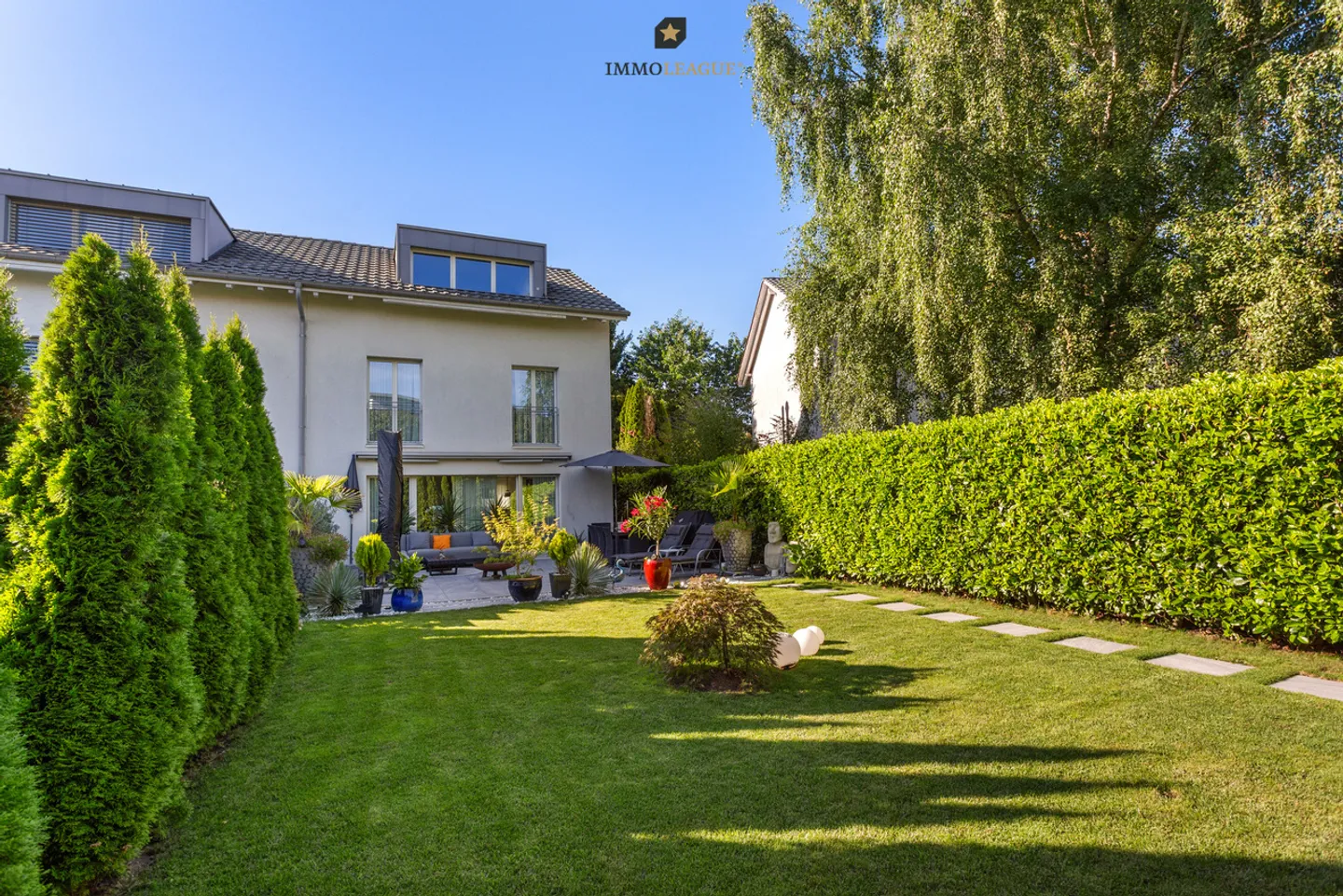 Maison de rangée bien entretenue avec terrasse et jardin dans un emplacement de choix. - Photo 5 sur 10