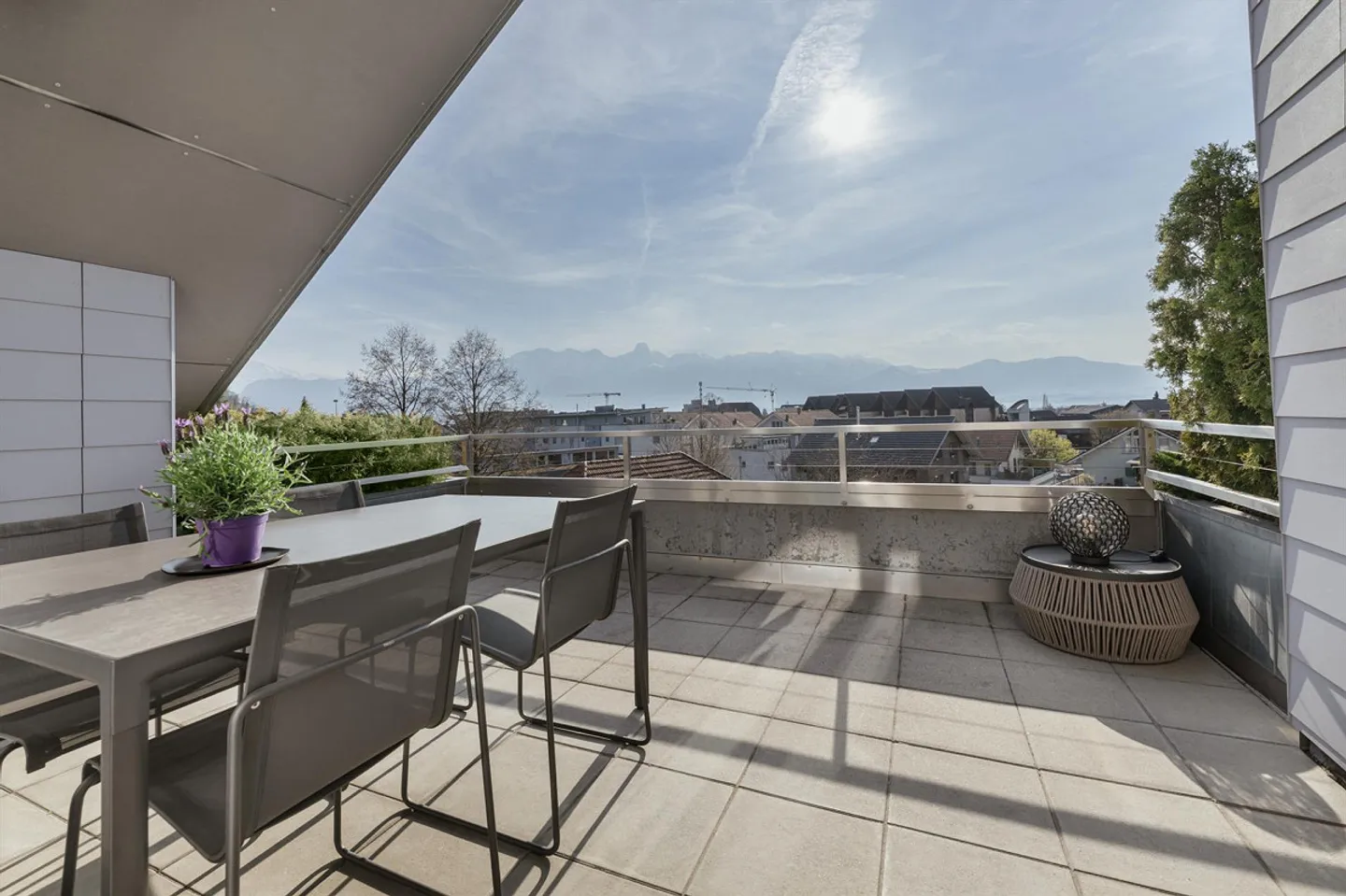 Unique Penthouse Apartment in the Heart of Steffisburg - Photo 4 of 13