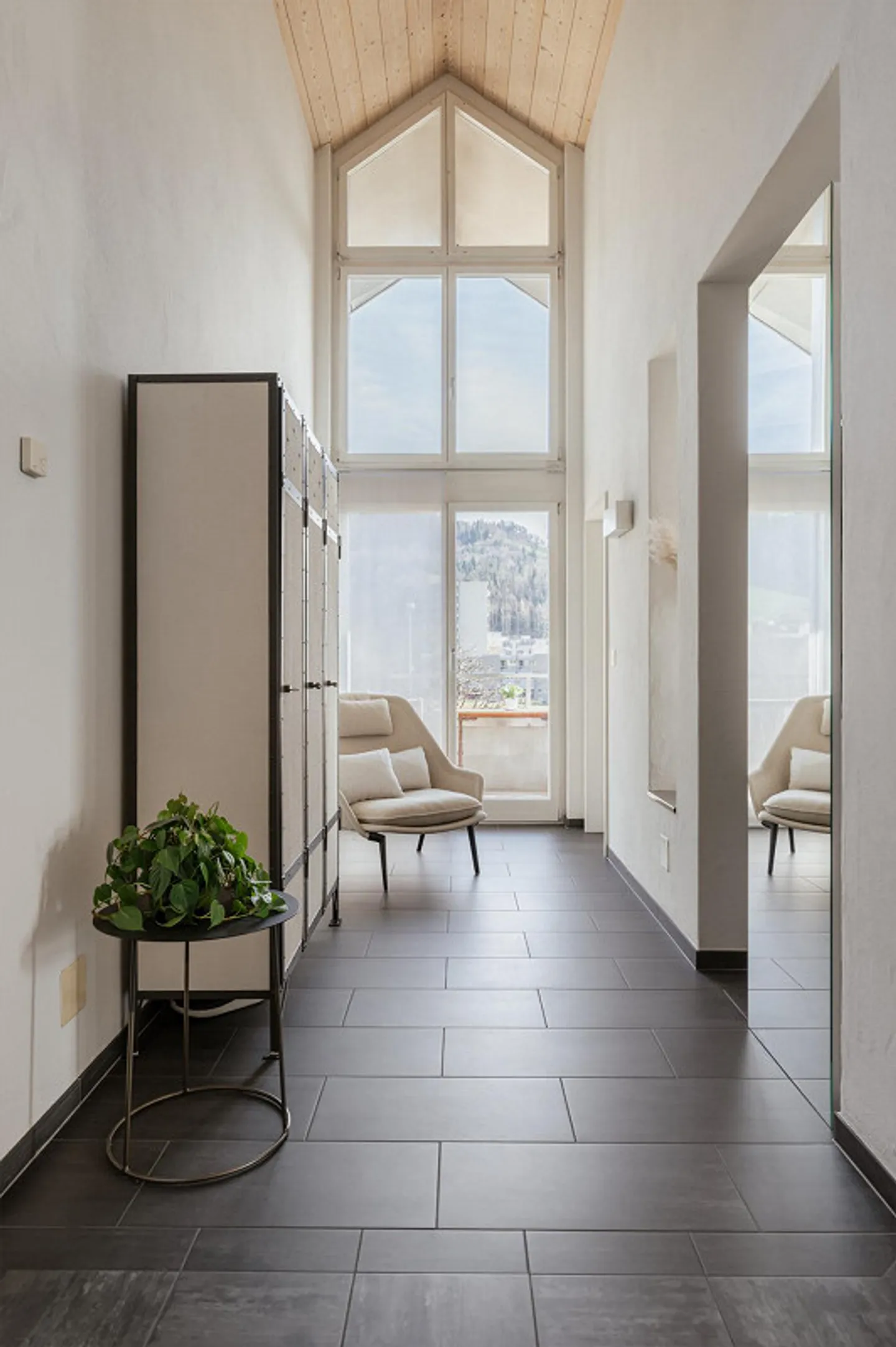 Unique Penthouse Apartment in the Heart of Steffisburg - Photo 5 of 13