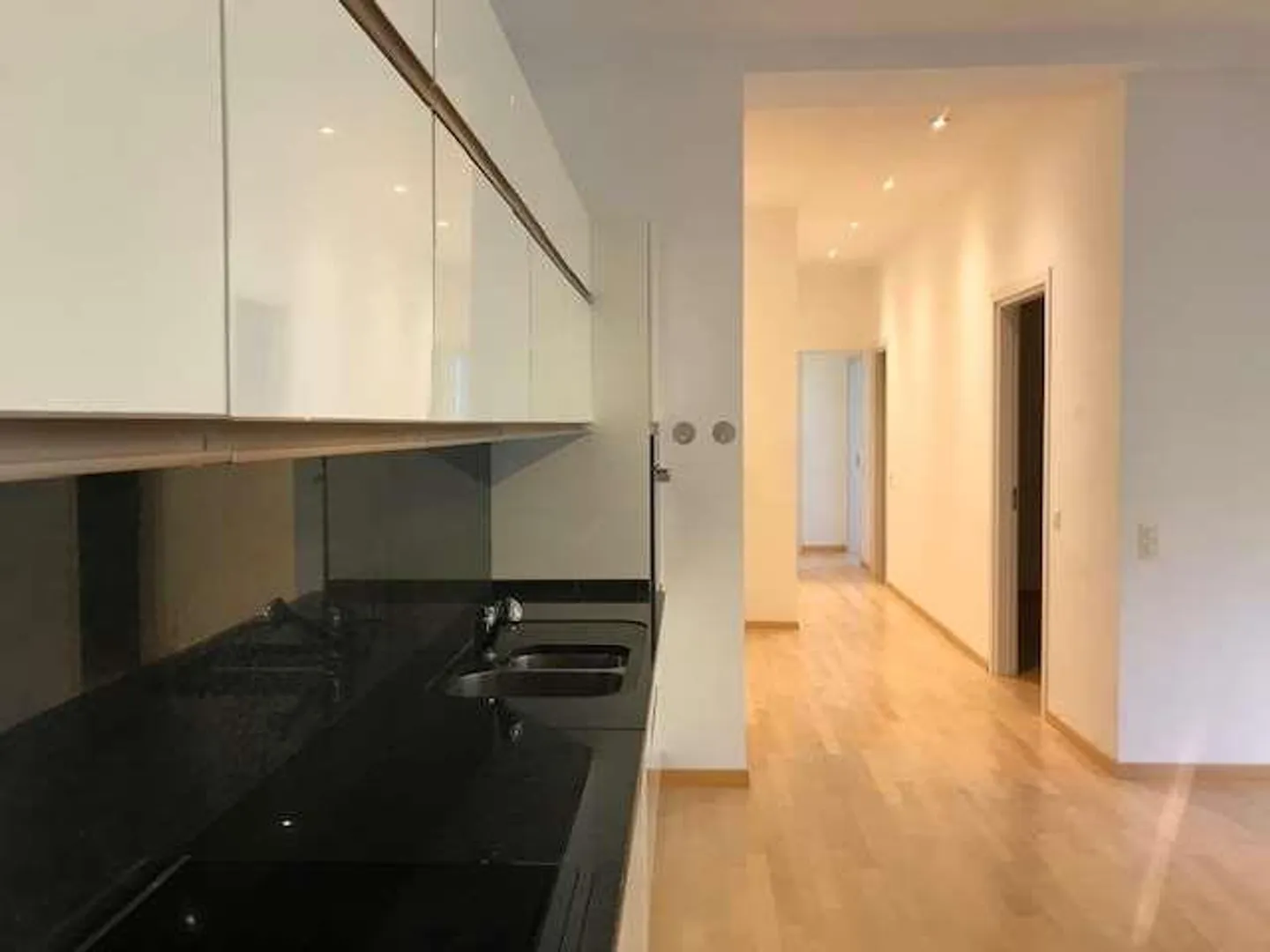 Elegante appartamento 3,5 locali al lago - Foto 9 di 13
