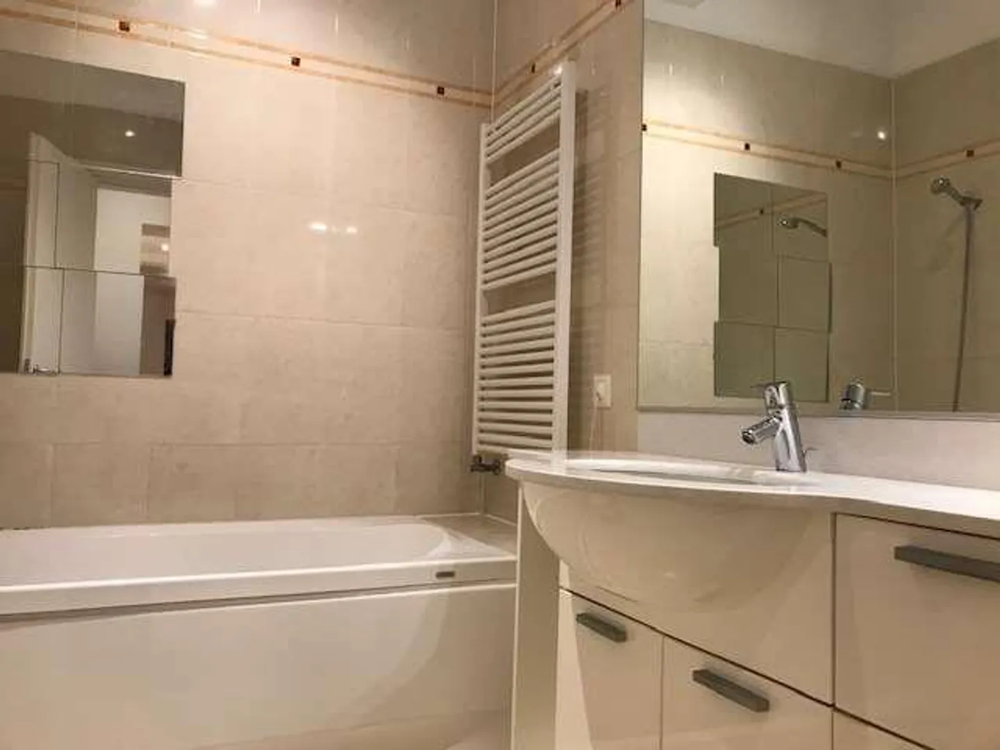 Elegante appartamento 3,5 locali al lago - Foto 10 di 13