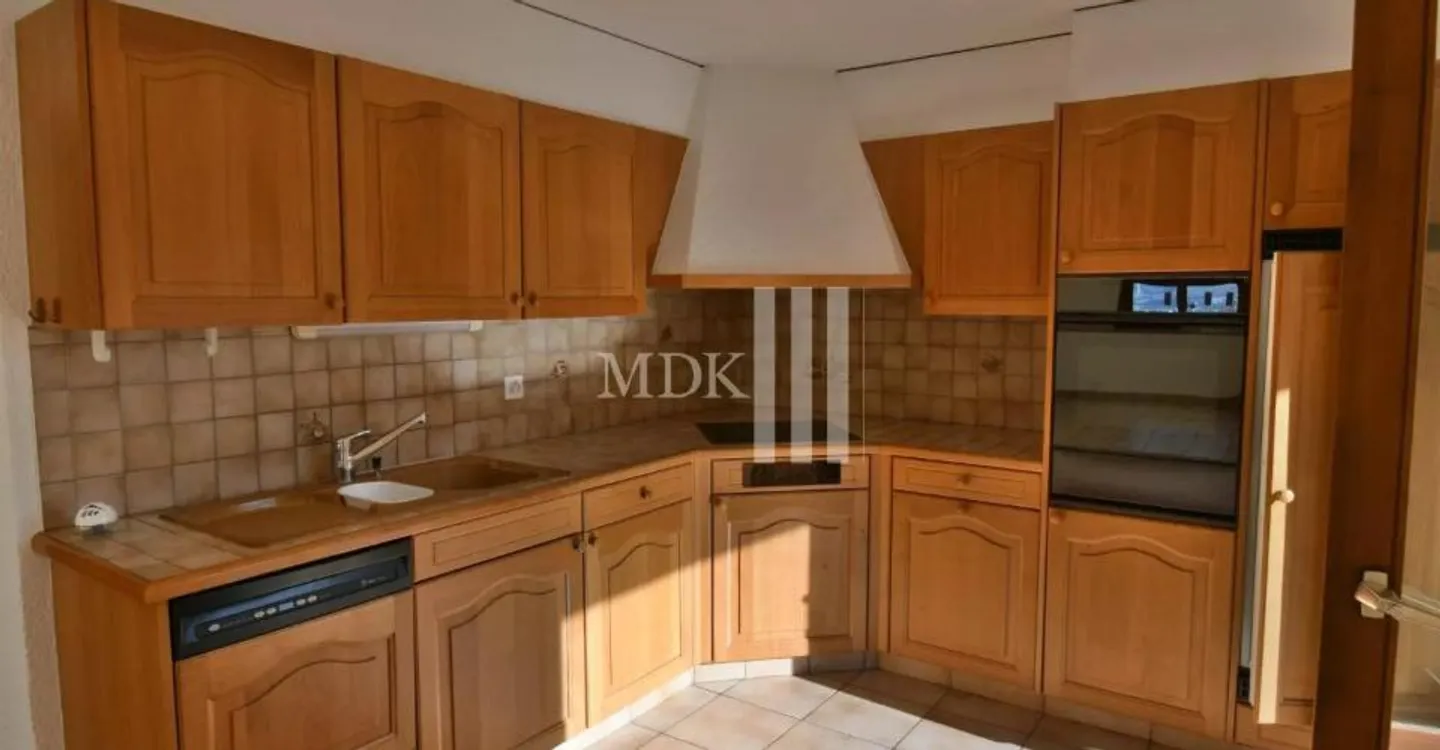 Appartamento 4.5 camere affascinante - Foto 3 di 10