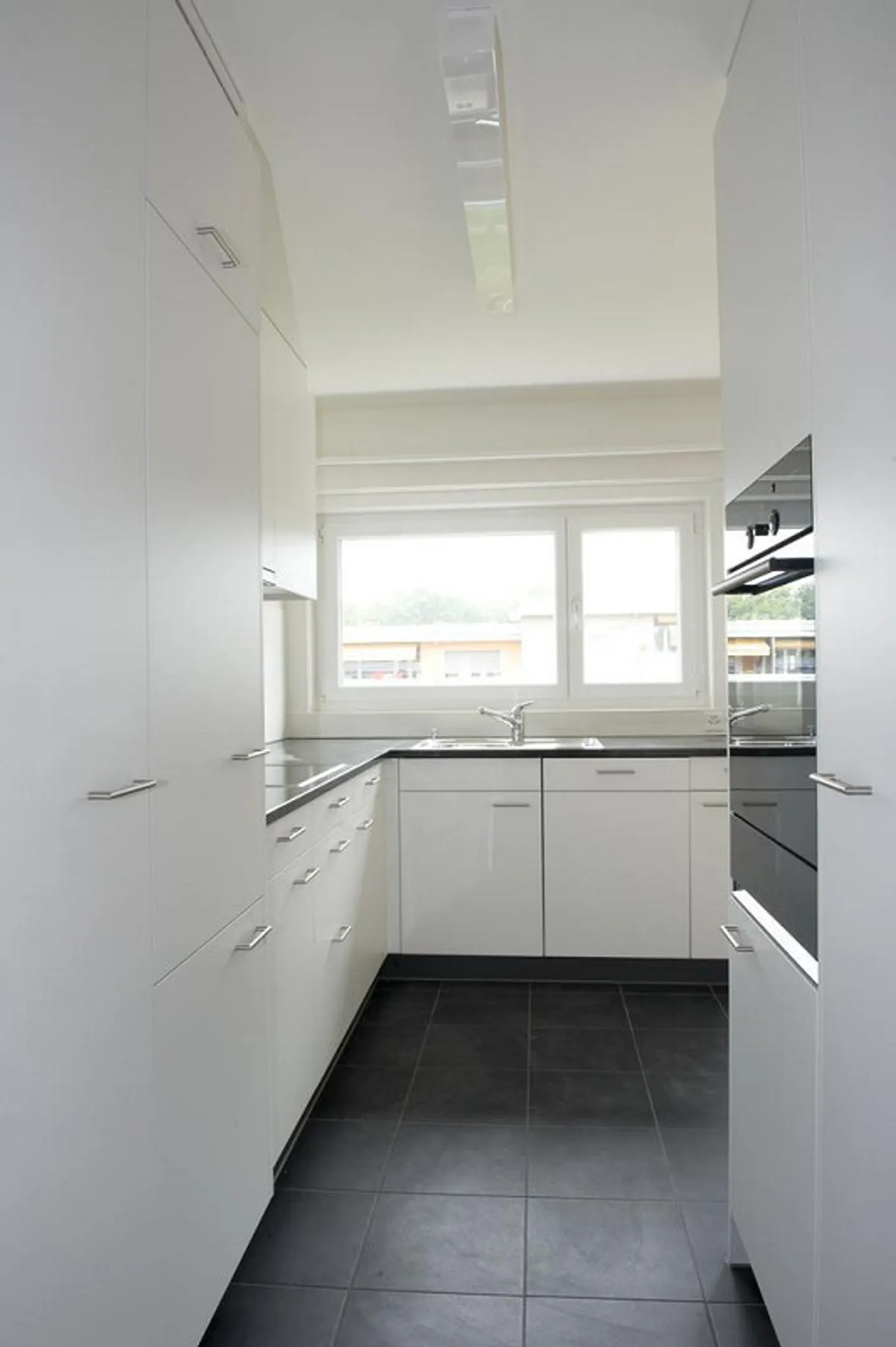 Modern 3.5 Room Apartment - Photo 4 of 7