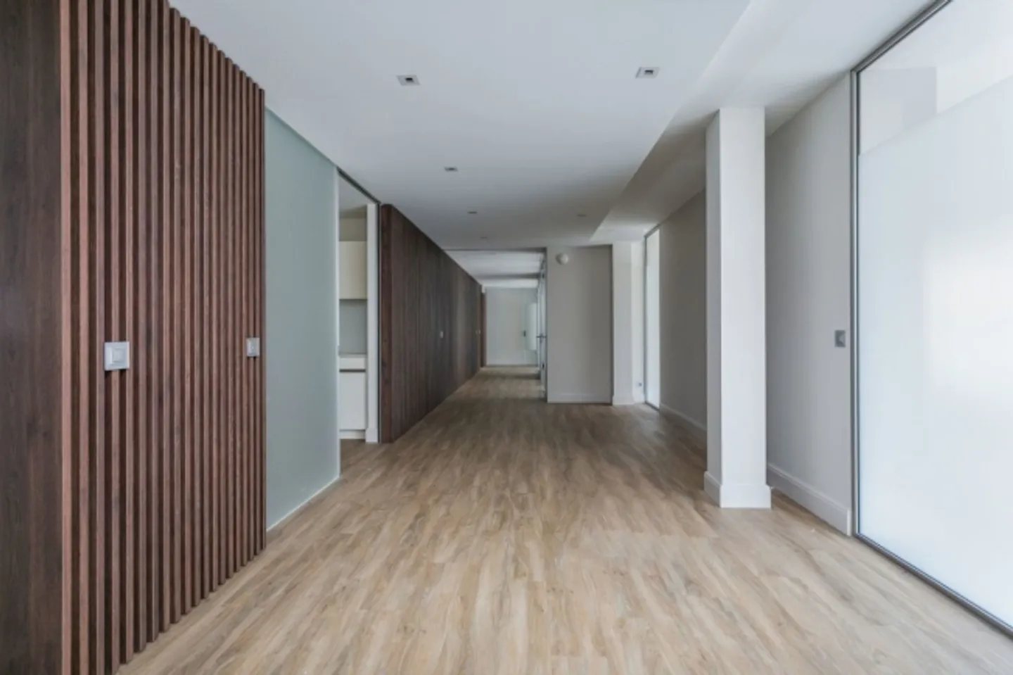 Espace de bureau exclusif - Prêt à emménager ! - Photo 2 sur 8