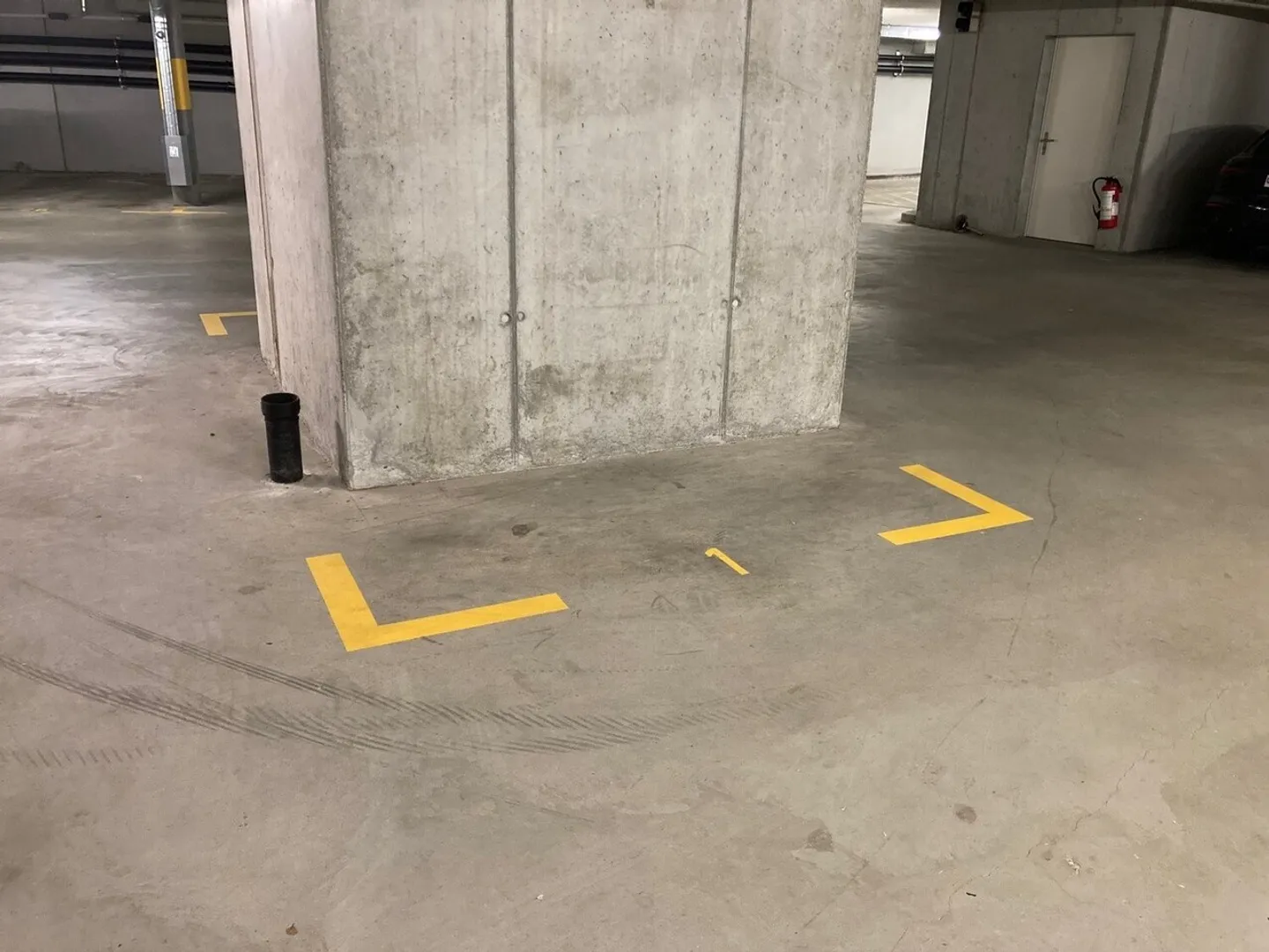 Parcheggio coperto in affitto - Foto 2 di 3