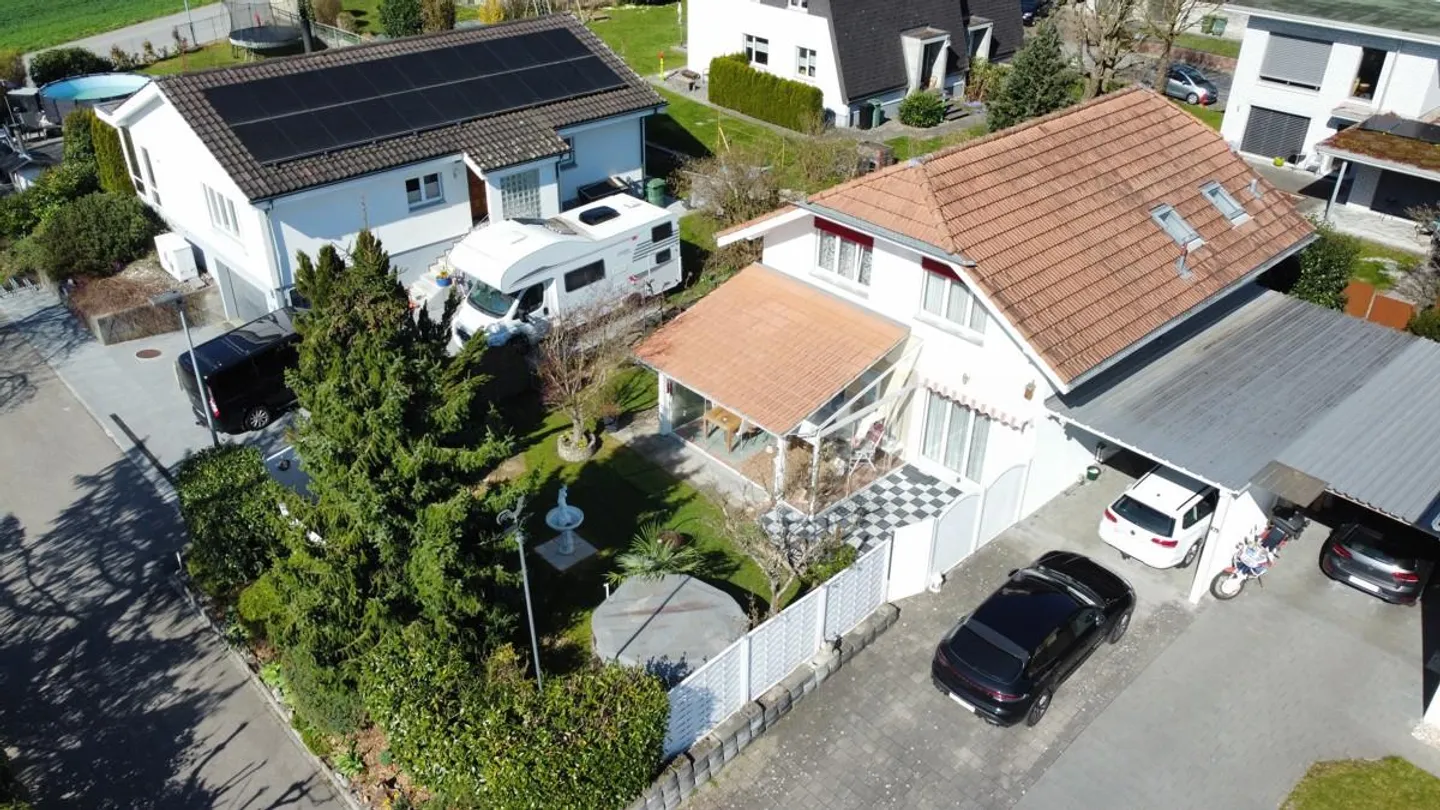 Maison spacieuse de 4,5 pièces avec jardin d'hiver - Photo 2 sur 16