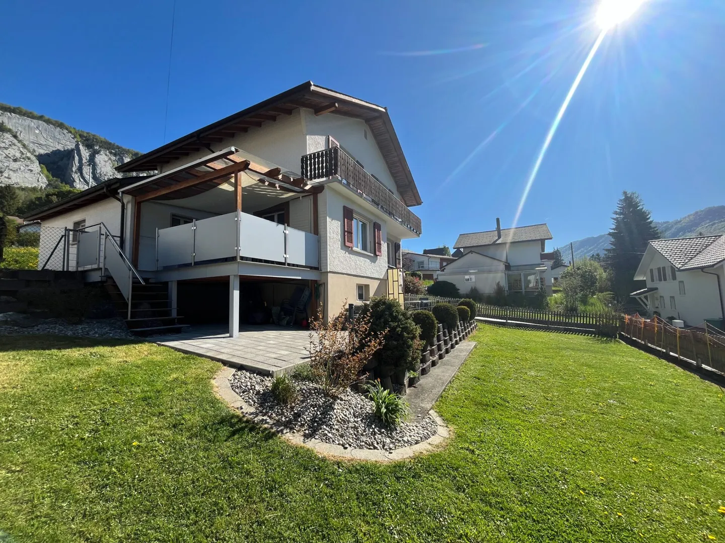Casa indipendente di 5 stanze sulla pendenza soleggiata di Welschenrohr - Foto 2 di 15