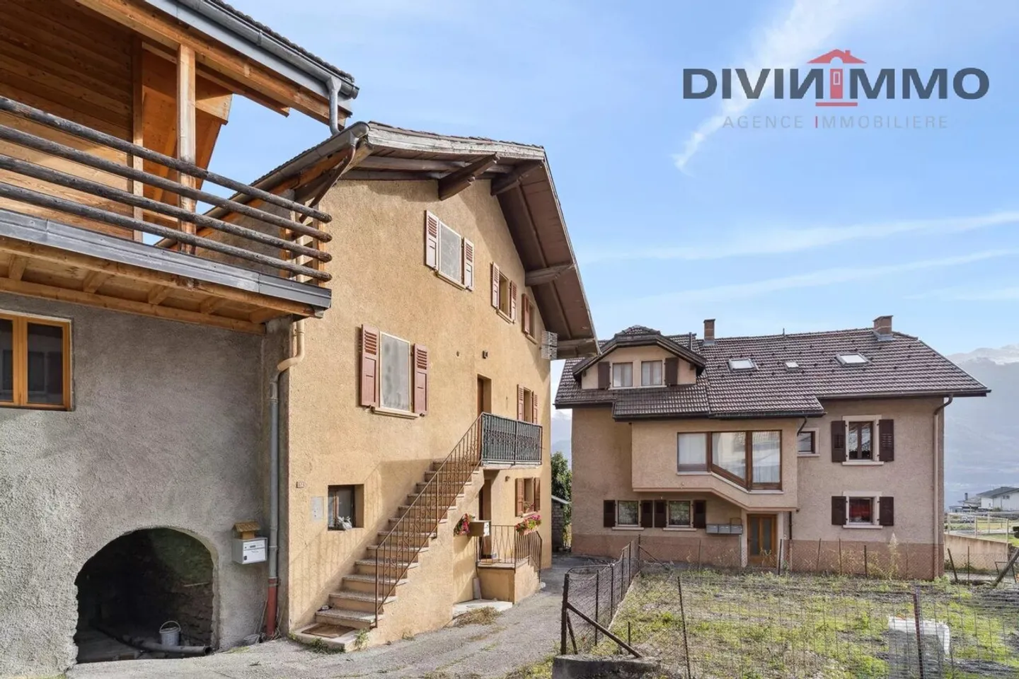 Incantevole appartamento con 4 camere da letto a Erde, Svizzera - Foto 1 di 10