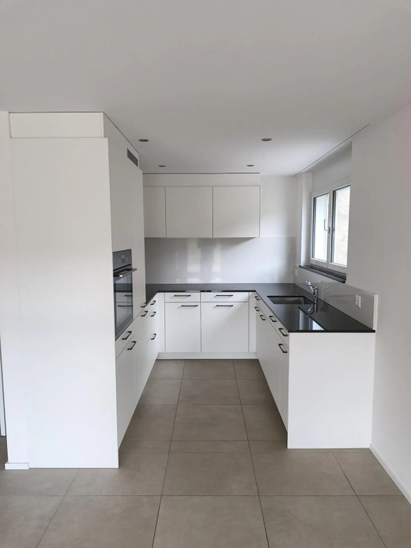 Modern 6.5-room corner townhouse in sunny hillside location in Dicken SG - Photo 4 of 26