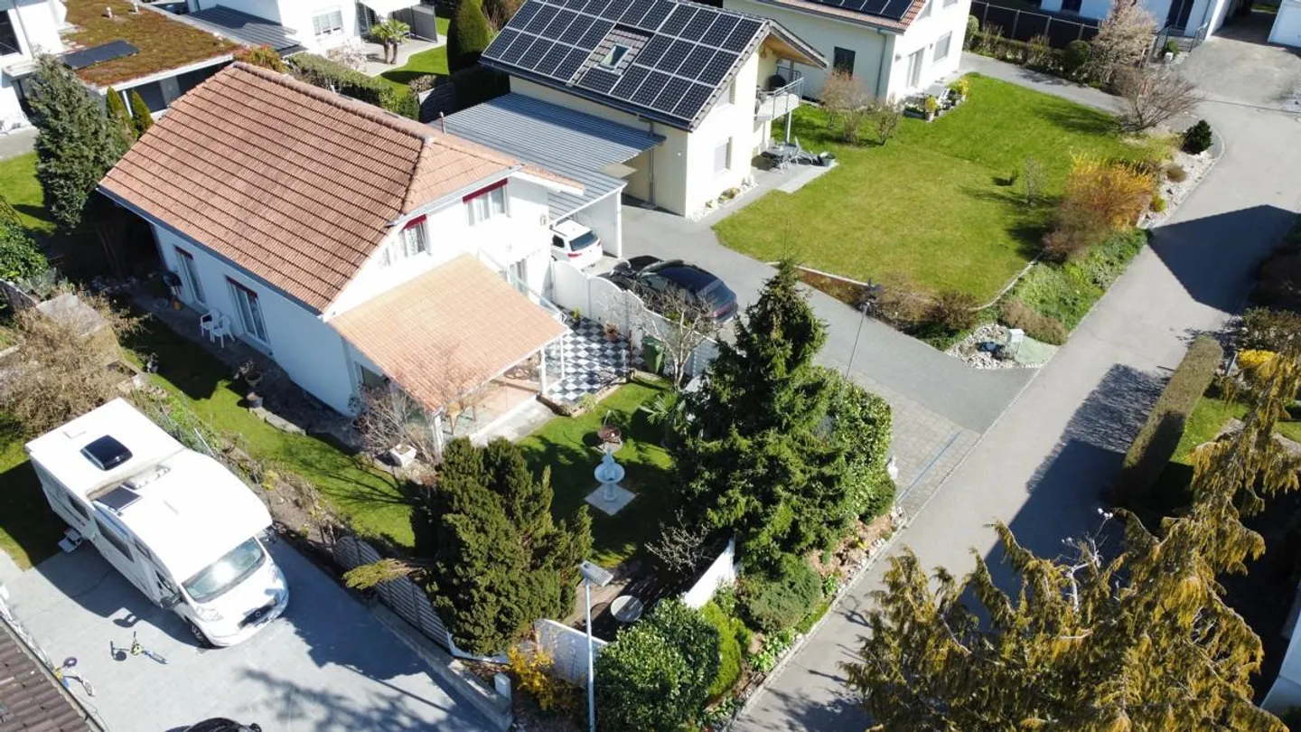 Maison spacieuse de 4,5 pièces avec jardin d'hiver - Photo 3 sur 16
