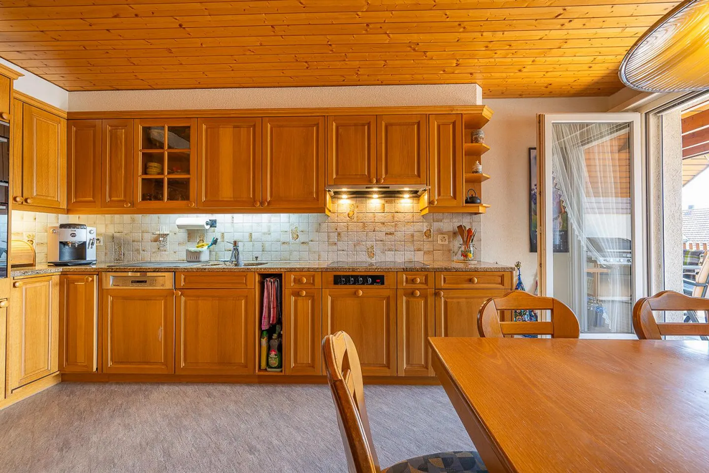 Charming 4.5-room attic apartment in Niederuzwil - Photo 11 of 24