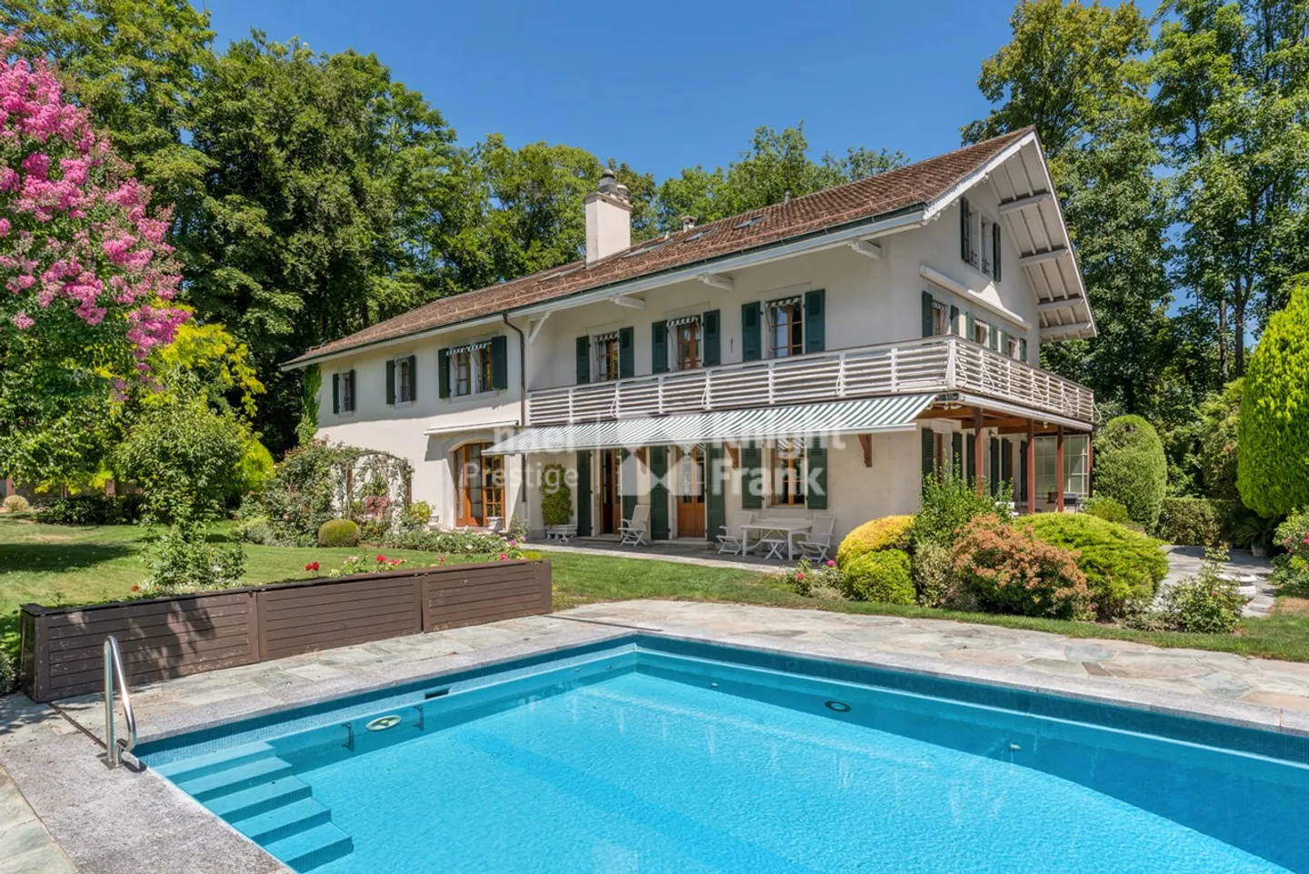 House with 17 rooms - Photo 2 of 12