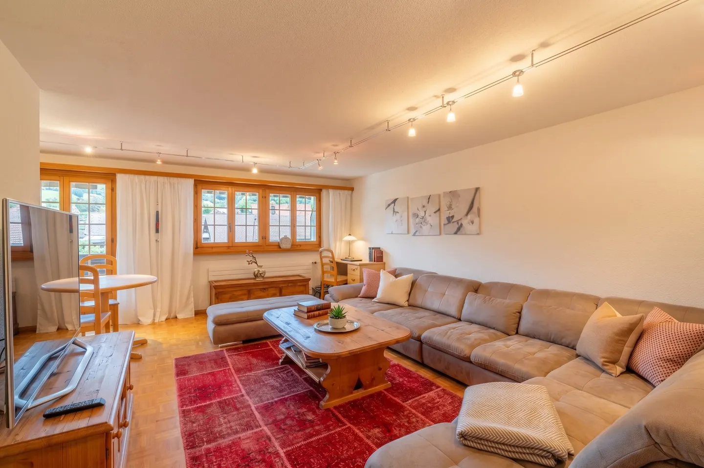 Charmante Wohnung mit Bergblick - Foto 1 von 6