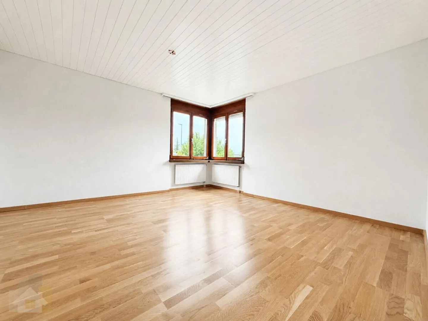 Casa unifamiliare indipendente vicino al lago con un grande giardino - Foto 7 di 16
