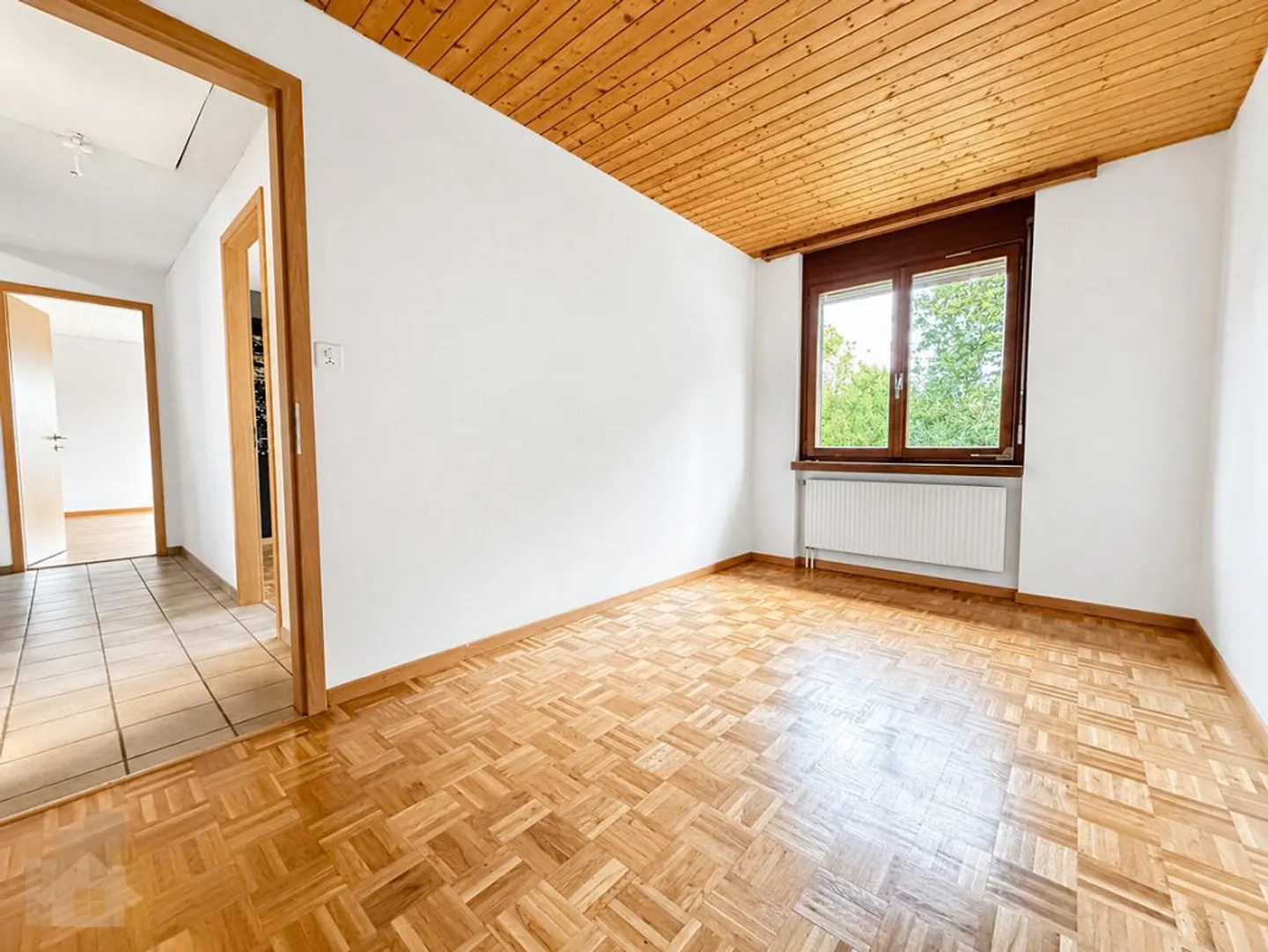 Casa unifamiliare indipendente vicino al lago con un grande giardino - Foto 8 di 16