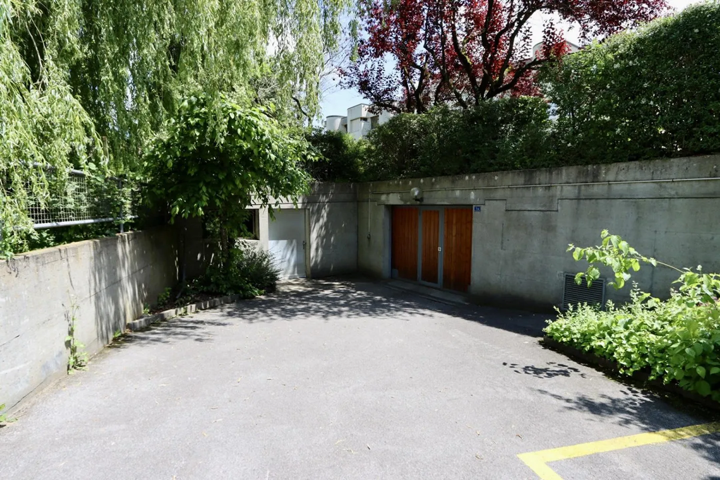 Ipsach - Einstellhallenplatz - Foto 1 von 11