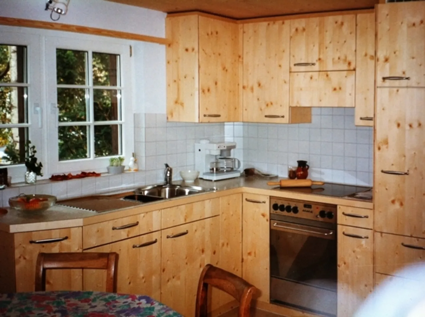 Cozy 3.5 Room Apartment with Lots of Wood - Photo 4 of 14