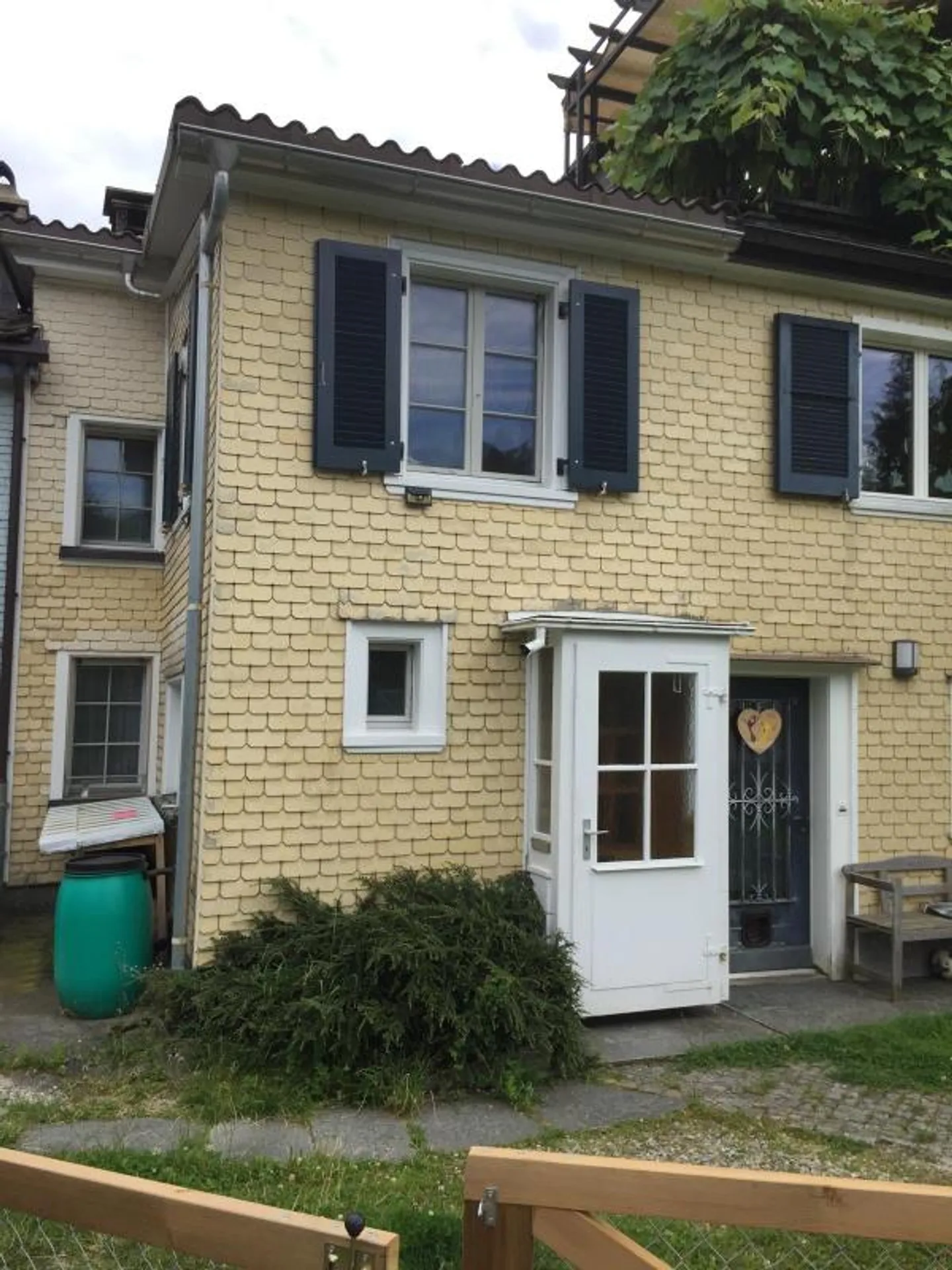 3.5 Room Row Family House - Photo 1 of 5