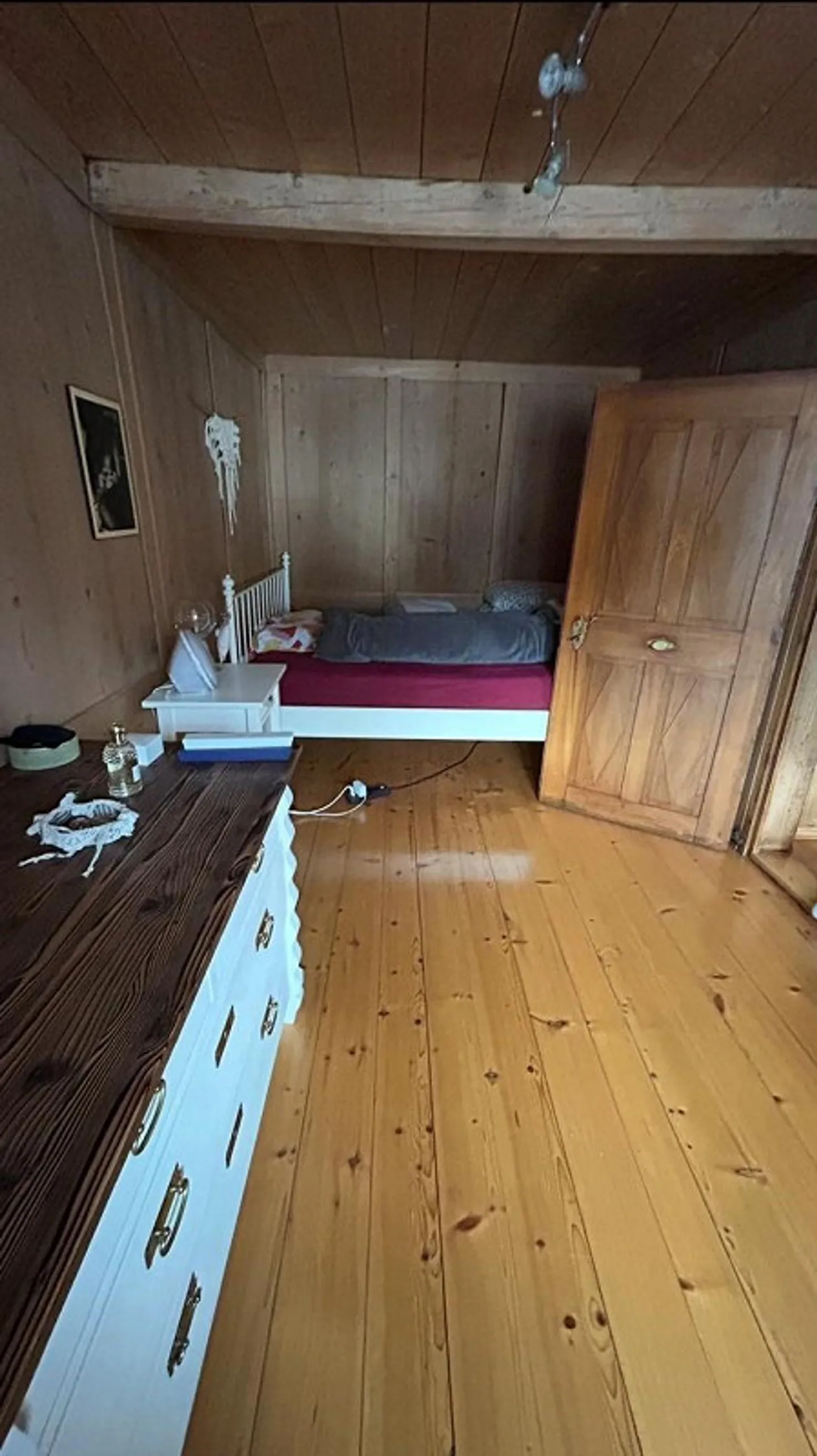 Cozy 3.5 Room Apartment with Lots of Wood - Photo 9 of 14
