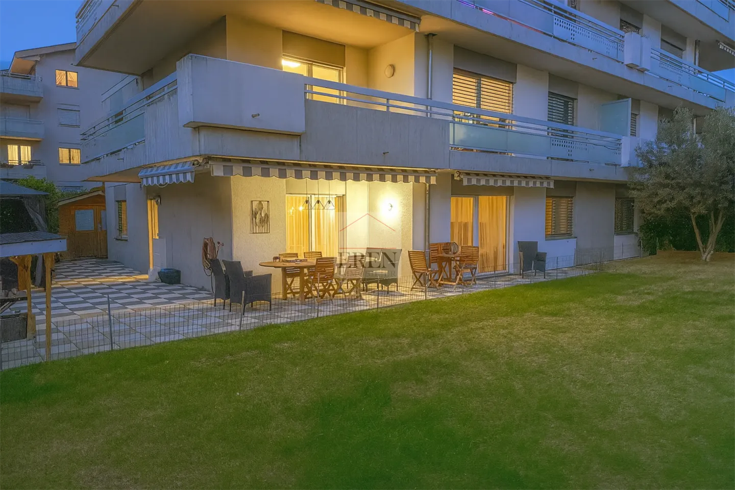 Magnifique et spacieux appartement rénové de 5,5 pièces au rez-de-chaussée avec grande terrasse et pelouse - Photo 13 sur 13