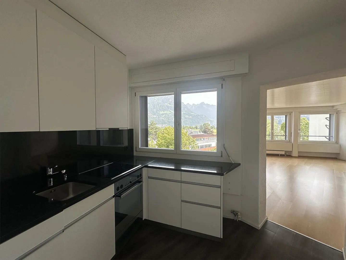 Appartement de 4.5 pièces au bord du lac - Photo 4 sur 8