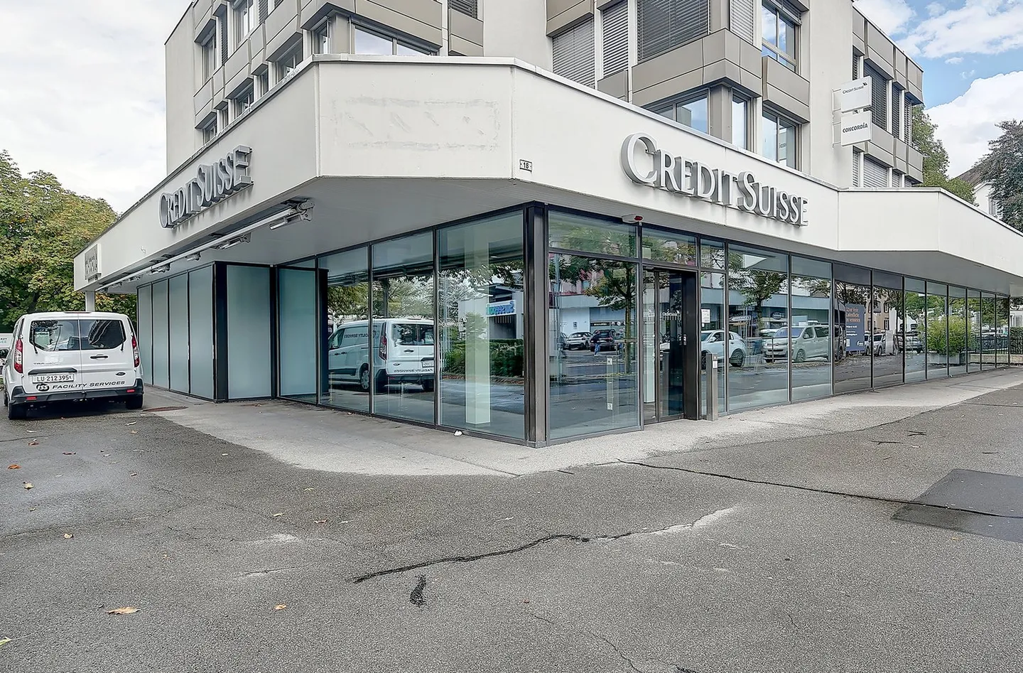 Espace de bureau agrandi dans un emplacement central - Photo 3 sur 4