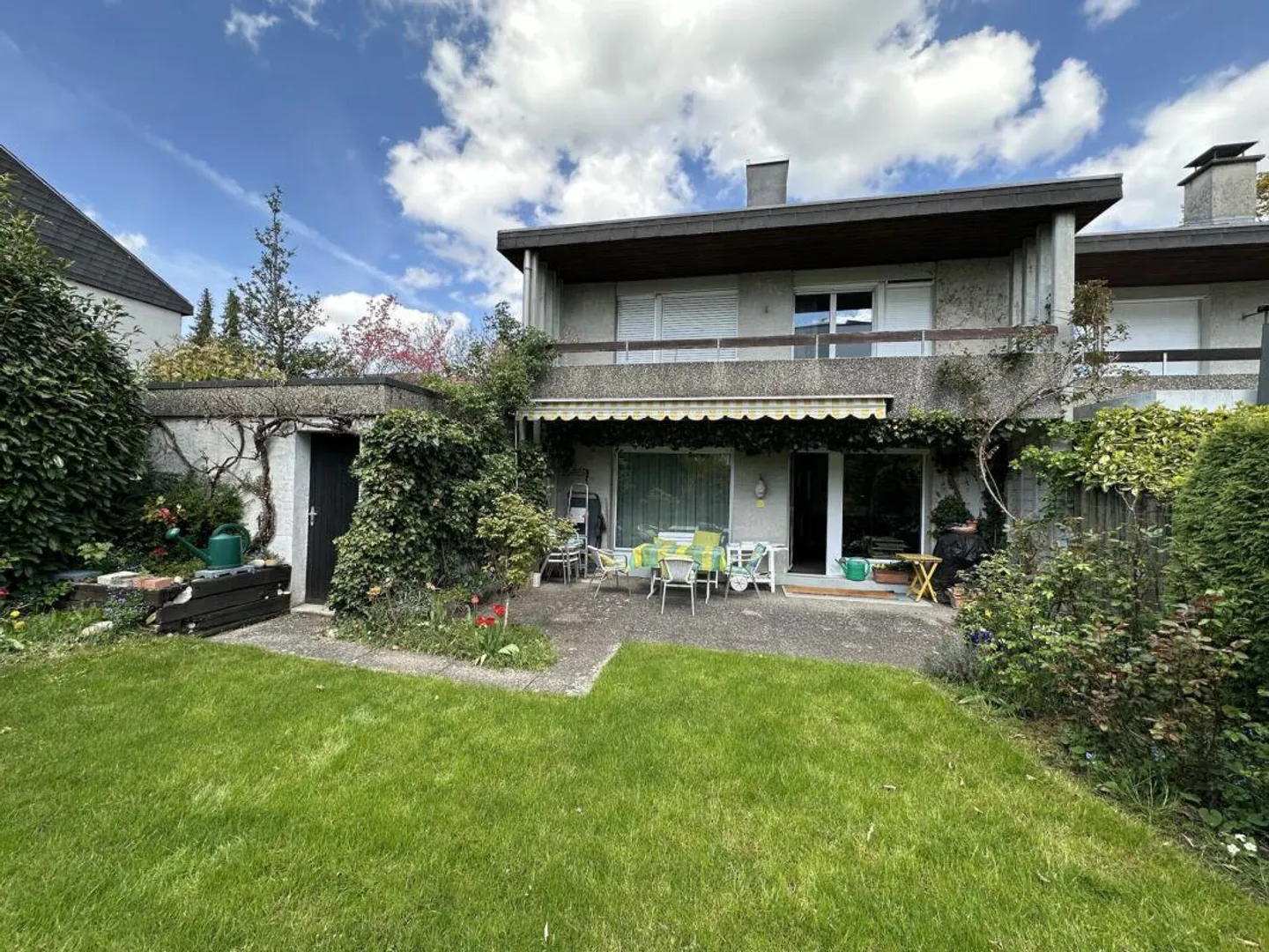 Charmante maison jumelée dans un quartier résidentiel privilégié - Photo 1 sur 15