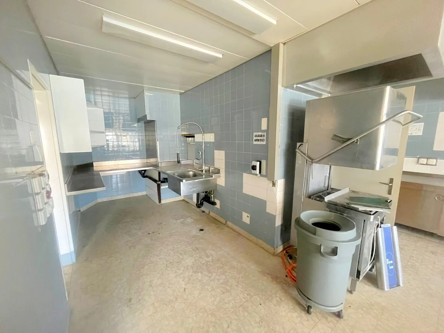 10,200m² Large Investment with Vision - Property with Preliminary Project! - Photo 16 of 24