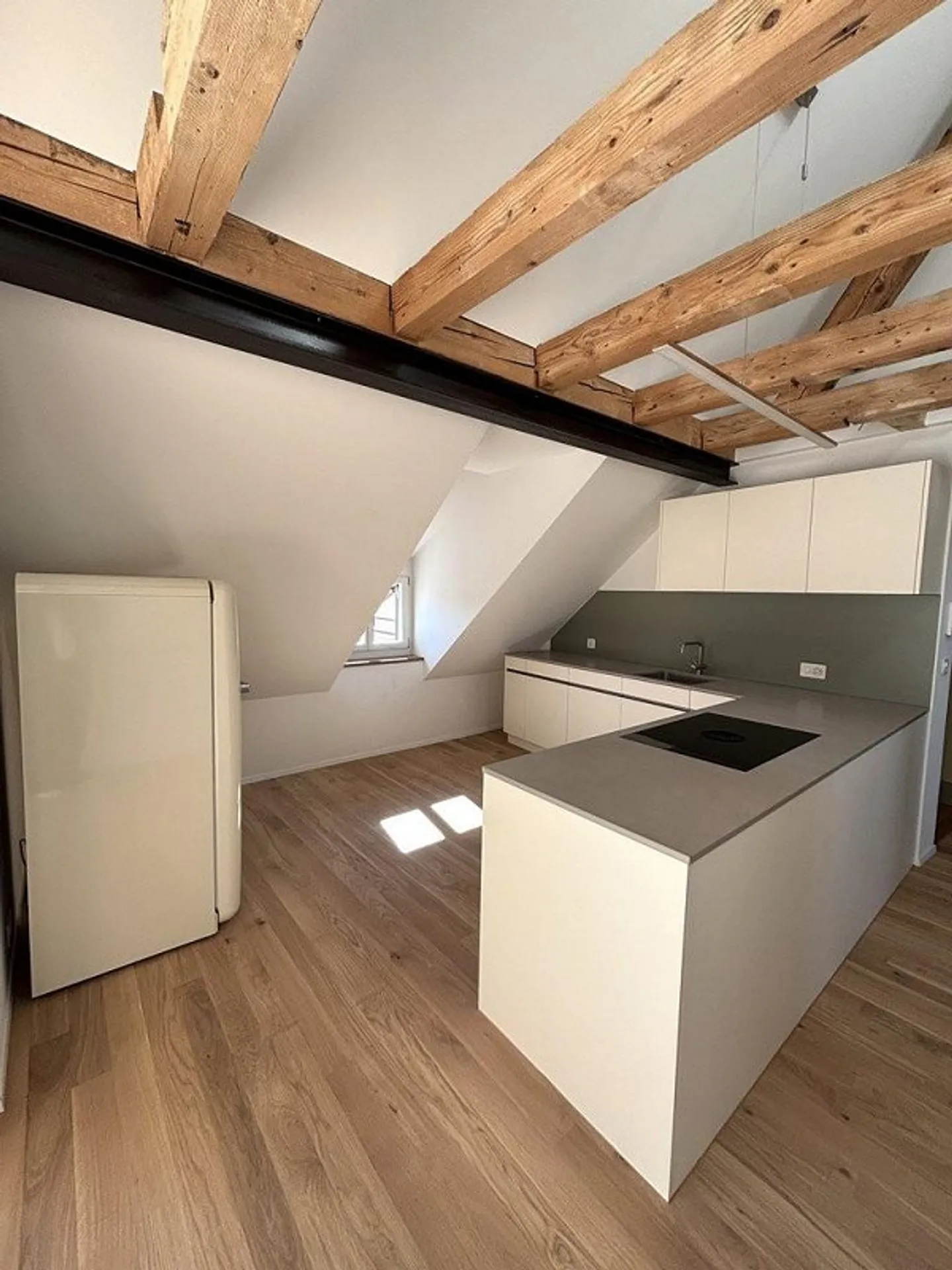 Freshly renovated gem in the popular Länggass district - Photo 2 of 9