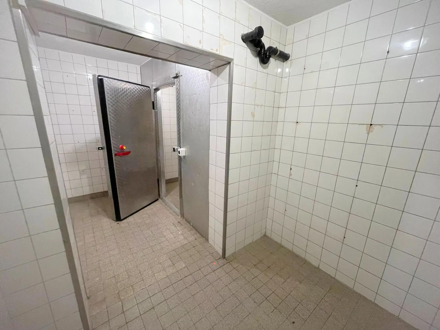 10,200m² Large Investment with Vision - Property with Preliminary Project! - Photo 15 of 24